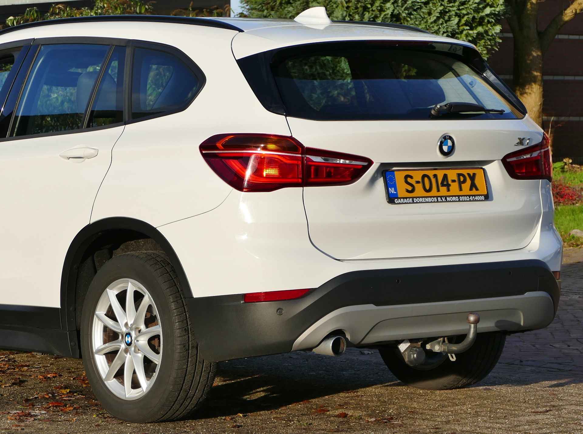 BMW X1 sDrive18d Centennial Executive AUTOMAAT | stoelverwarming | panoramadak - 4/61