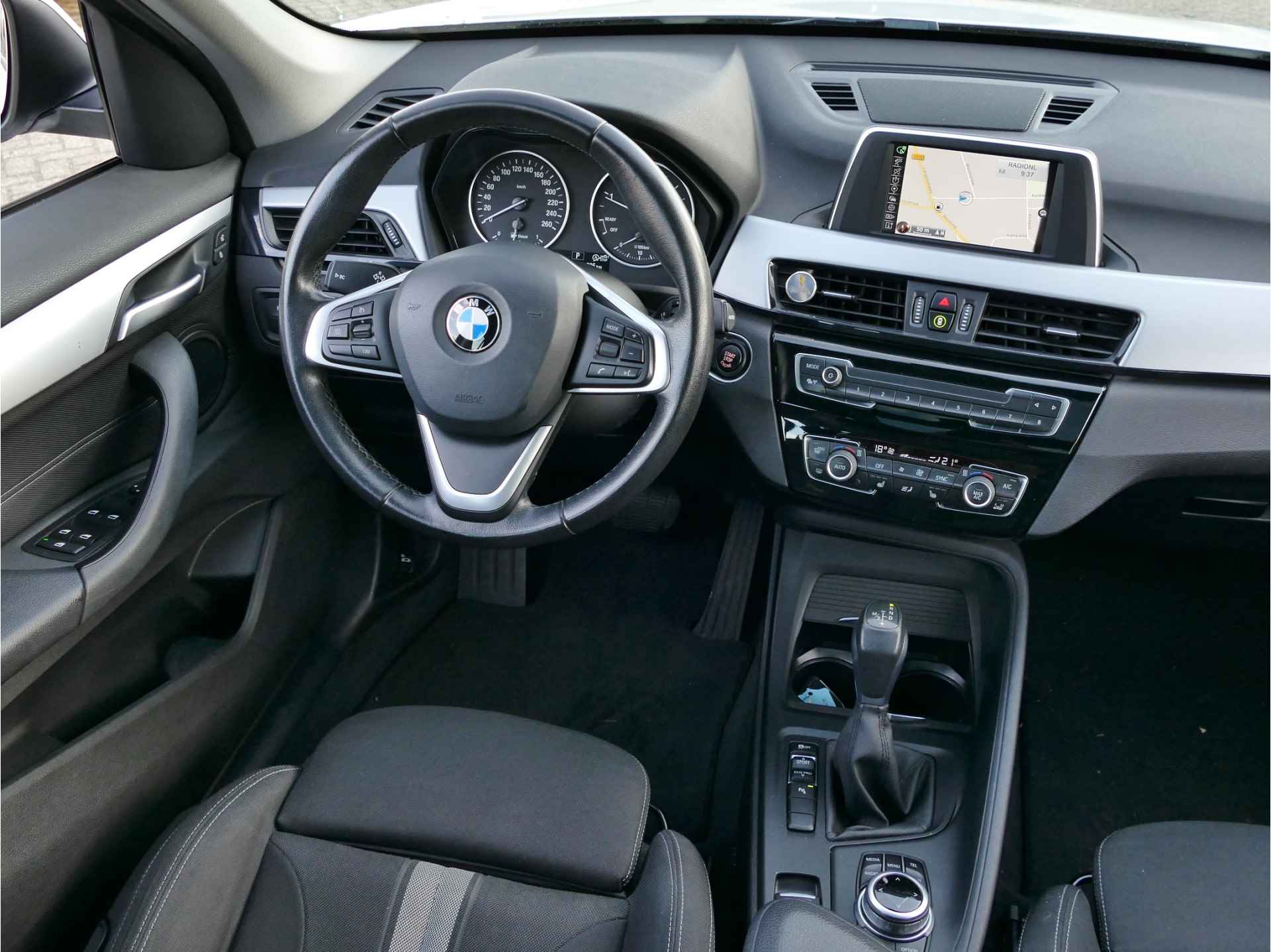 BMW X1 sDrive18d Centennial Executive AUTOMAAT | stoelverwarming | panoramadak - 7/61