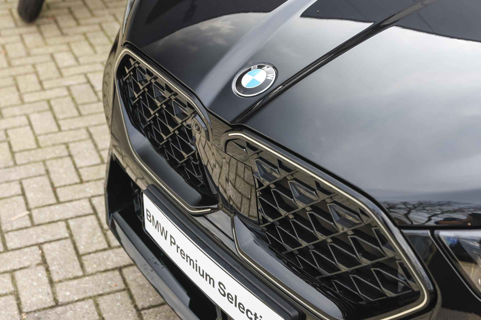 BMW X2 sDrive20i High Executive M Sport Automaat / Panoramadak / Parking Assistant Plus / Adaptieve LED / Adaptief M Onderstel / M Sportstoelen / Comfort Access - 30/38
