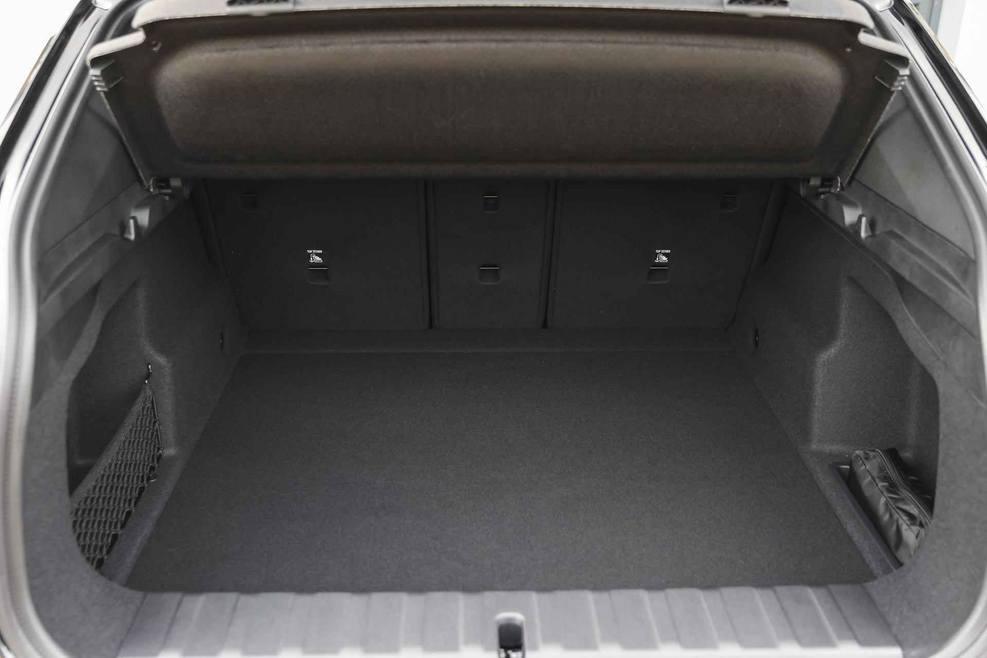 BMW X2 sDrive20i High Executive M Sport Automaat / Panoramadak / Parking Assistant Plus / Adaptieve LED / Adaptief M Onderstel / M Sportstoelen / Comfort Access - 37/38