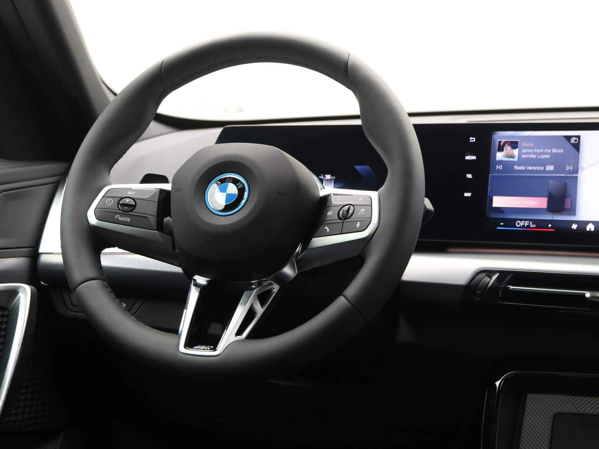 BMW iX1 eDrive20 67 kWh - 3/27