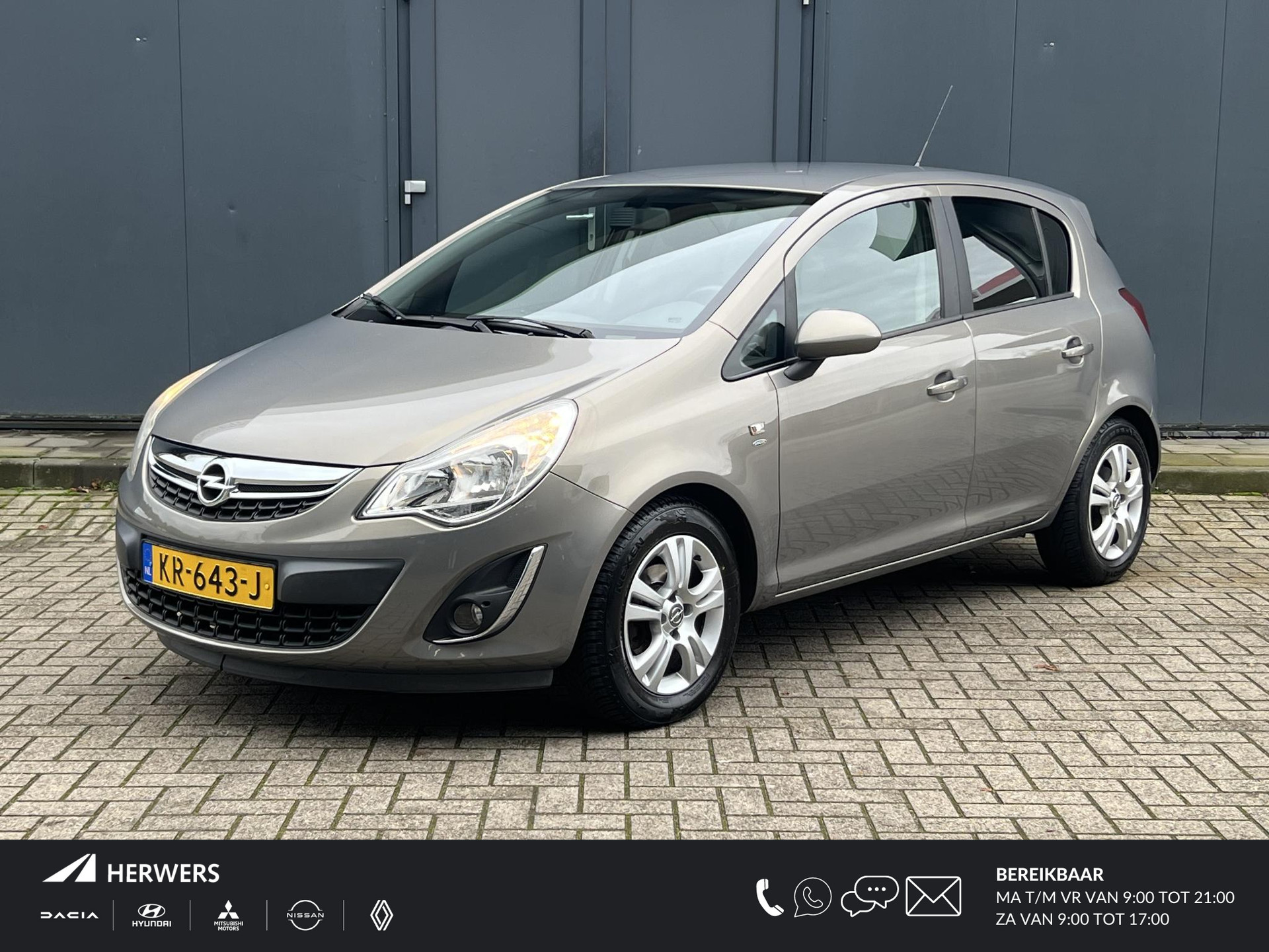 Opel Corsa 1.4-16V / All Season banden / Airco / Privacy Glass / Multifunctioneel Stuurwiel / LM velgen