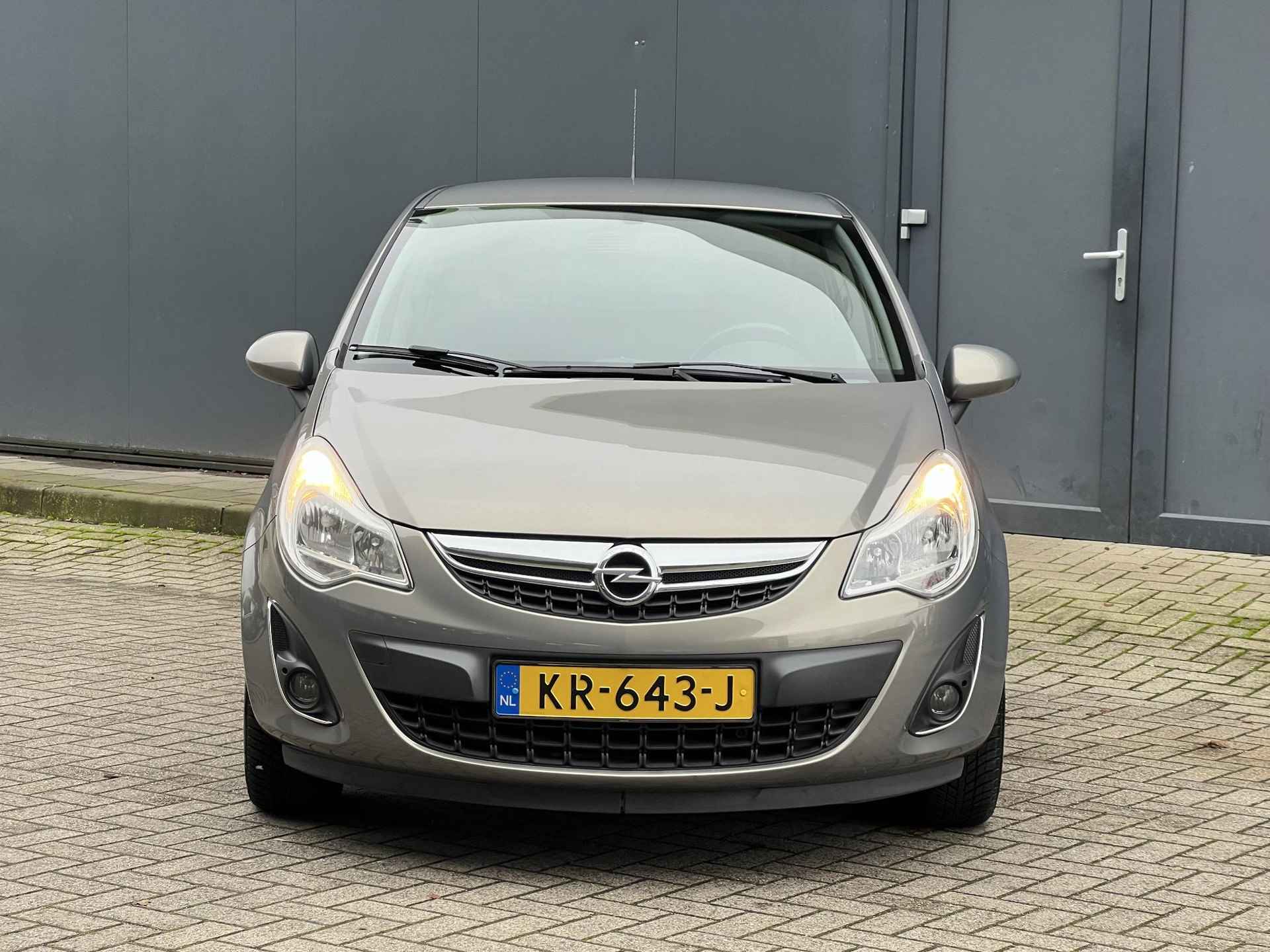 Opel Corsa 1.4-16V / All Season banden / Airco / Privacy Glass / Multifunctioneel Stuurwiel / LM velgen - 9/28