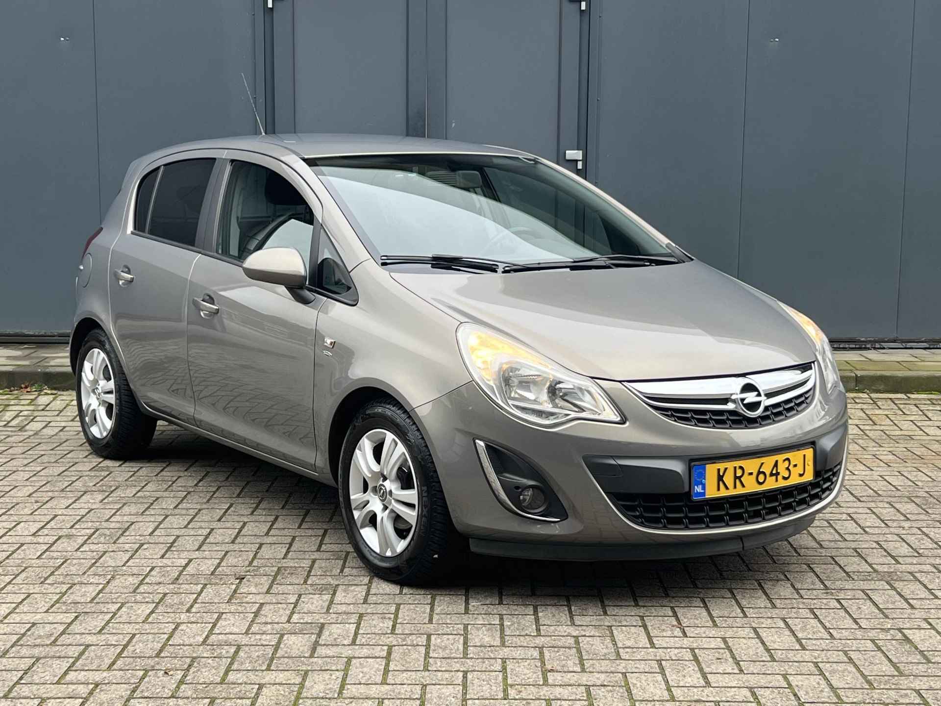 Opel Corsa 1.4-16V / All Season banden / Airco / Privacy Glass / Multifunctioneel Stuurwiel / LM velgen - 14/28