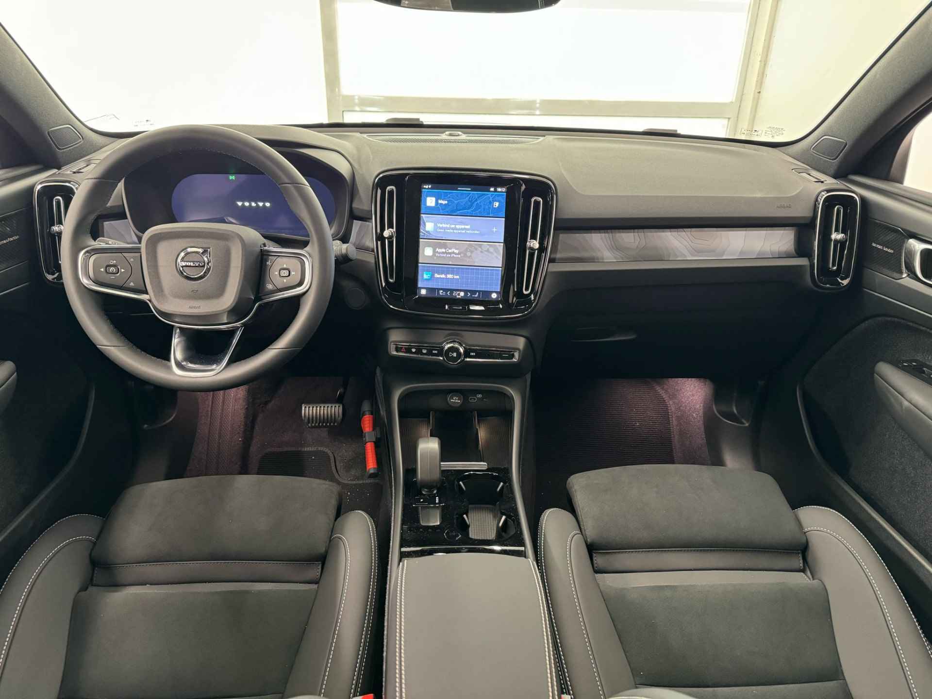 Volvo C40 Single Motor Extended Range Ultimate 82 kWh | Pixel LED koplampen | Alcantara stoelen | Getint glas | 20" wielen | 360o camera | - 10/50