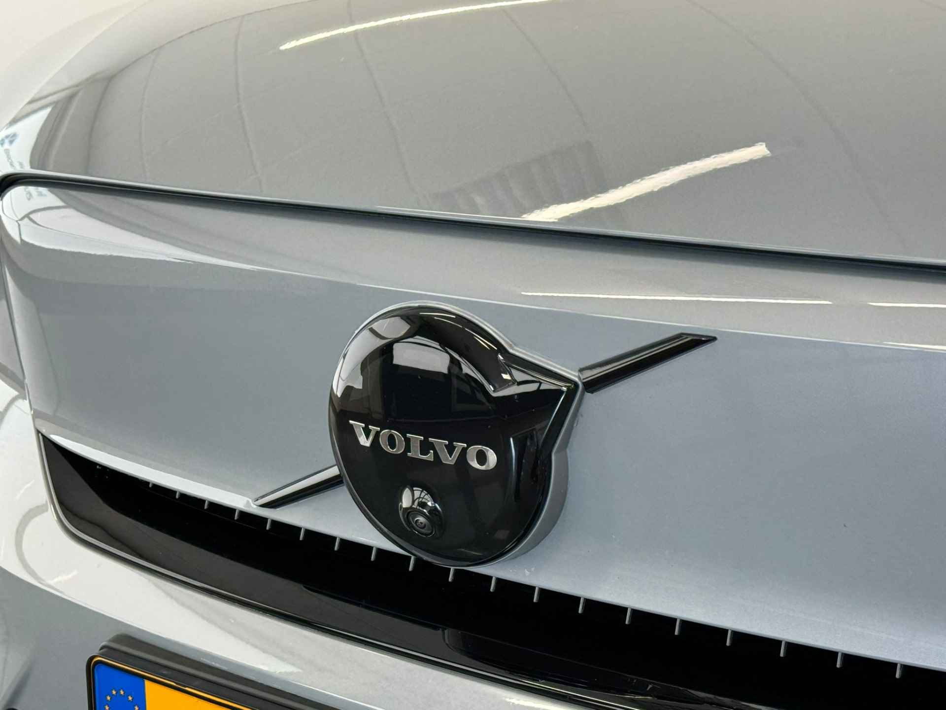 Volvo C40 Single Motor Extended Range Ultimate 82 kWh | Pixel LED koplampen | Alcantara stoelen | Getint glas | 20" wielen | 360o camera | - 45/50