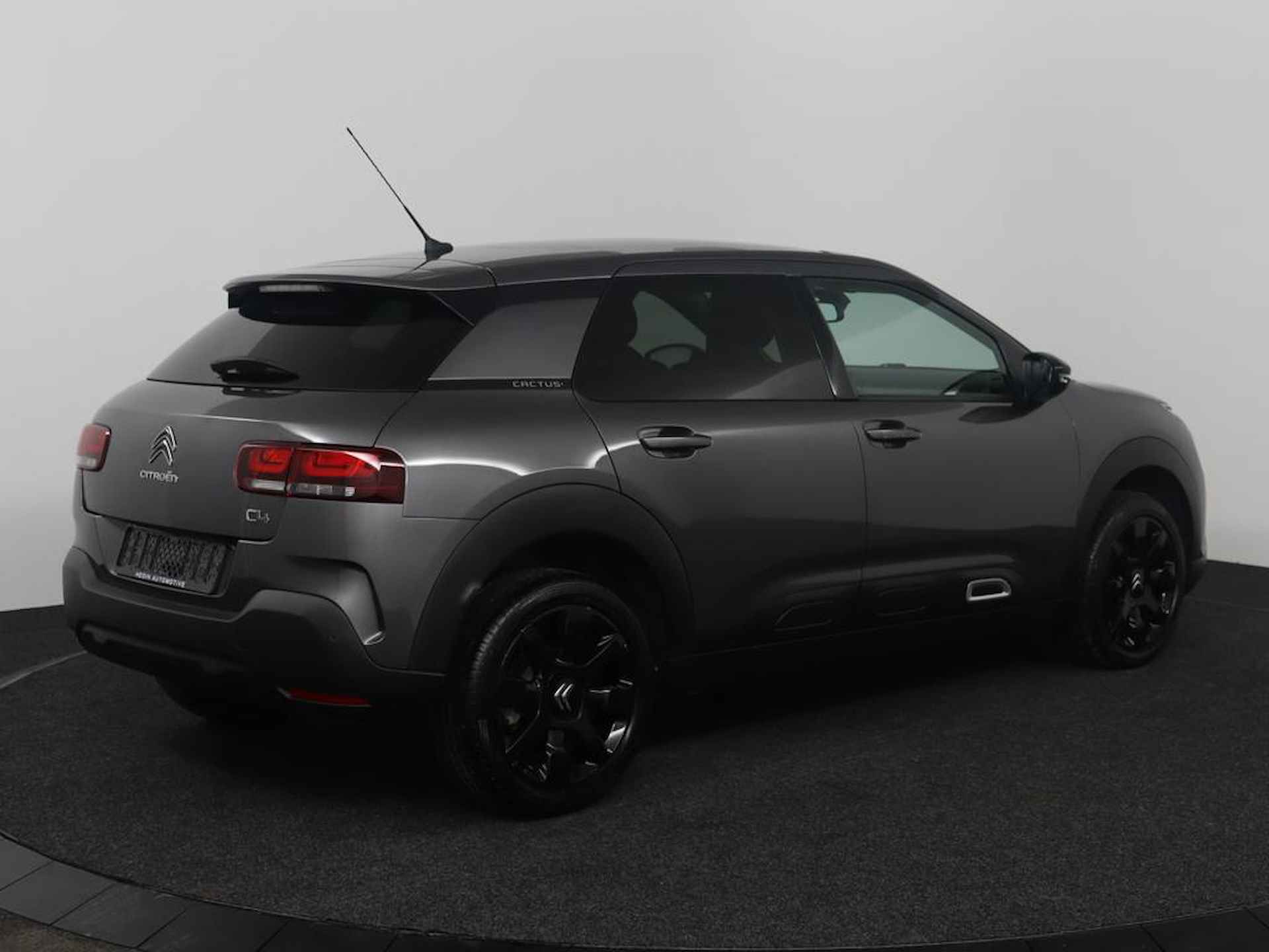 Citroen C4 Cactus 1.2 130PK Shine Plus Automaat | Navigatie via App | Panorama dak | Camera | Climate control | Cruise Control | Carplay | PDC | LMV - 2/42