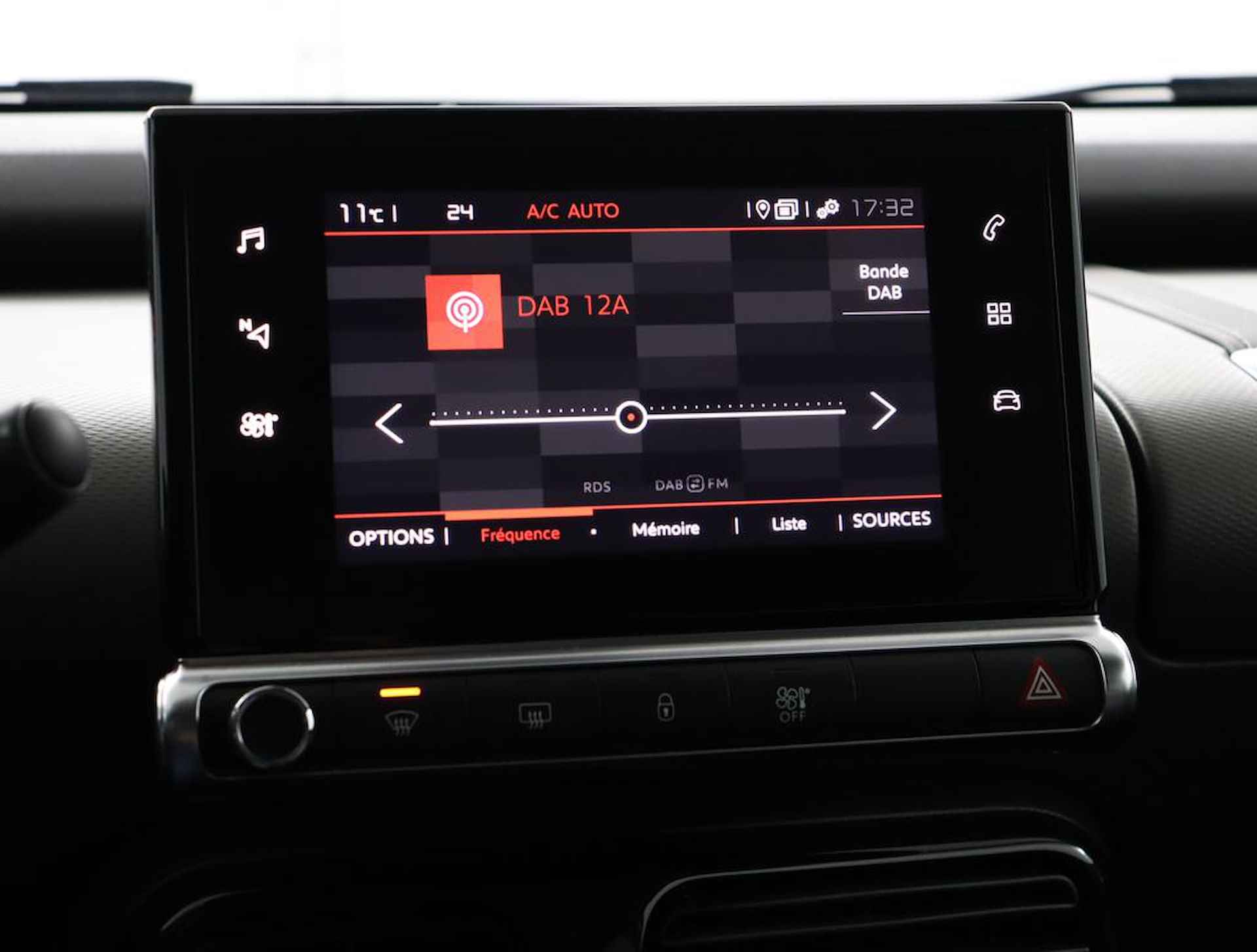 Citroen C4 Cactus 1.2 130PK Shine Plus Automaat | Navigatie via App | Panorama dak | Camera | Climate control | Cruise Control | Carplay | PDC | LMV - 8/42