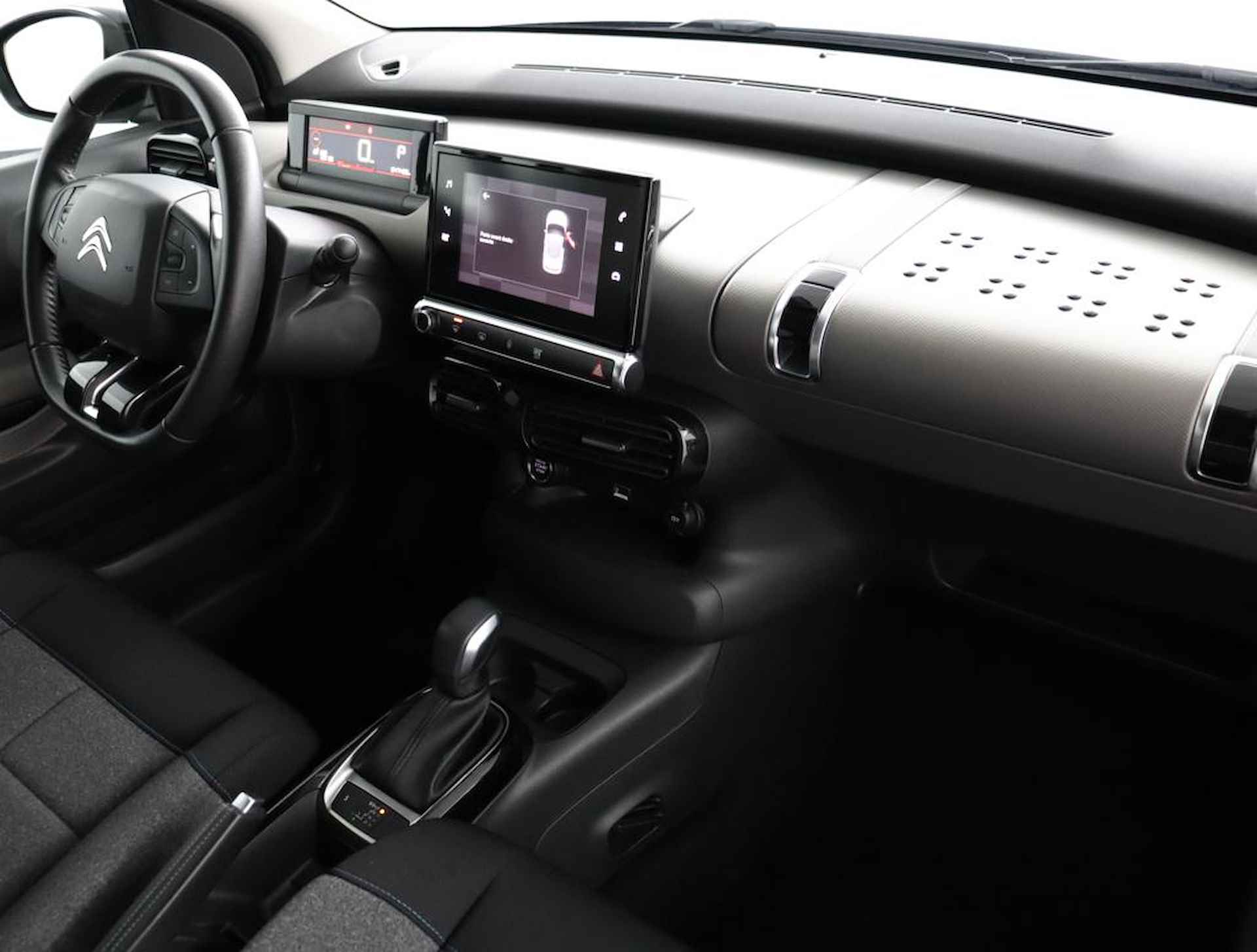 Citroen C4 Cactus 1.2 130PK Shine Plus Automaat | Navigatie via App | Panorama dak | Camera | Climate control | Cruise Control | Carplay | PDC | LMV - 38/42