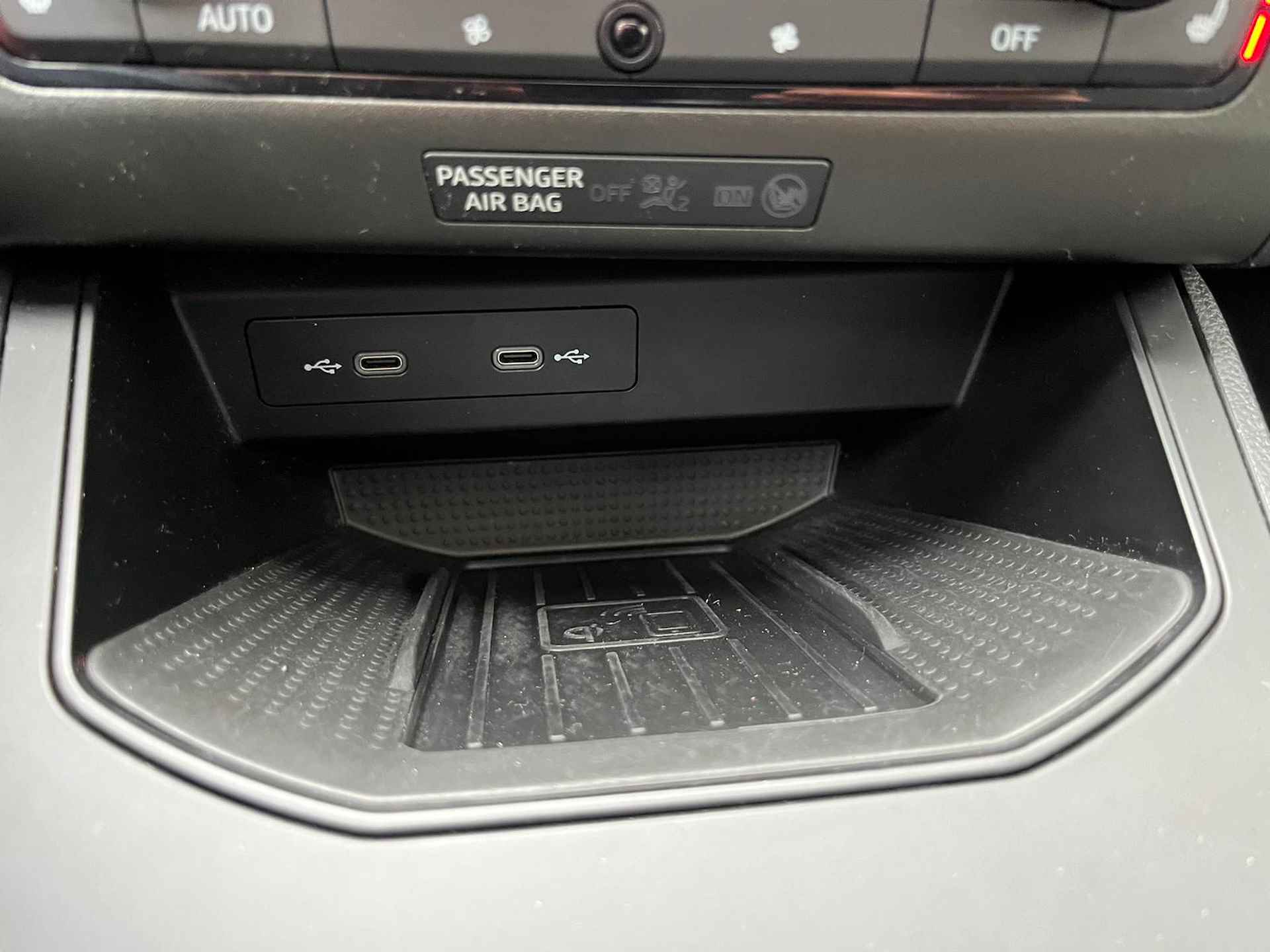 SEAT Ibiza 1.0 TSI 110pk FR / Panoramadak / Digitale Cockpit / LED / Alcantara / Navi / Stoelverwarming / 18" LM Velgen P4 - 27/35