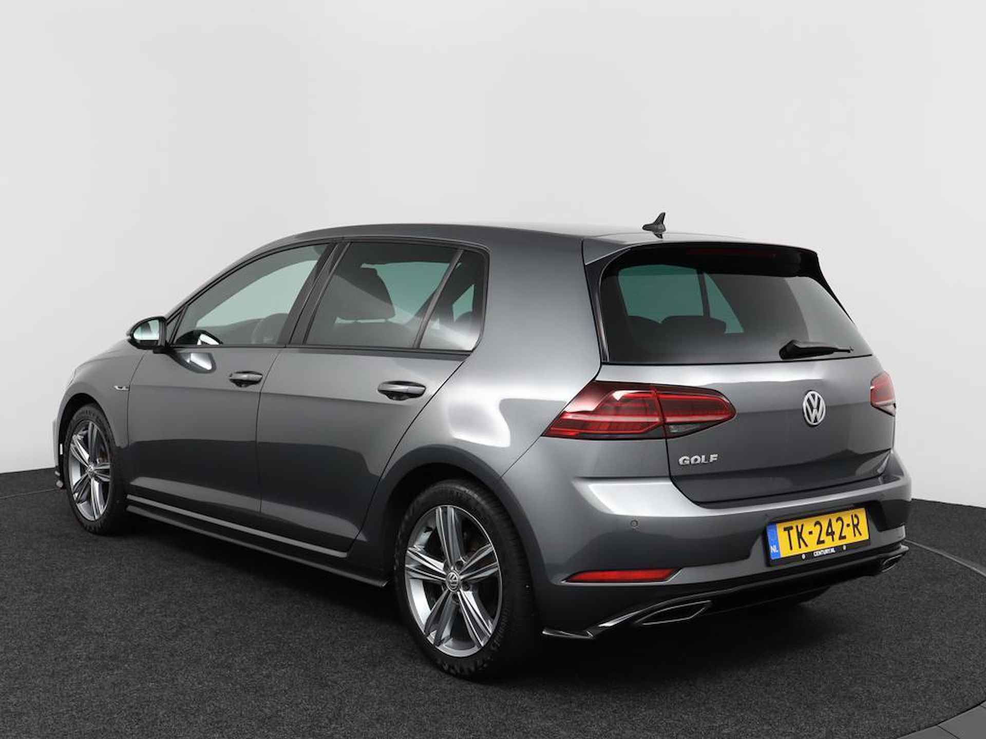 Volkswagen Golf 1.0 TSI 110Pk R-Line / Virtual / Clima / Navi - 10/43