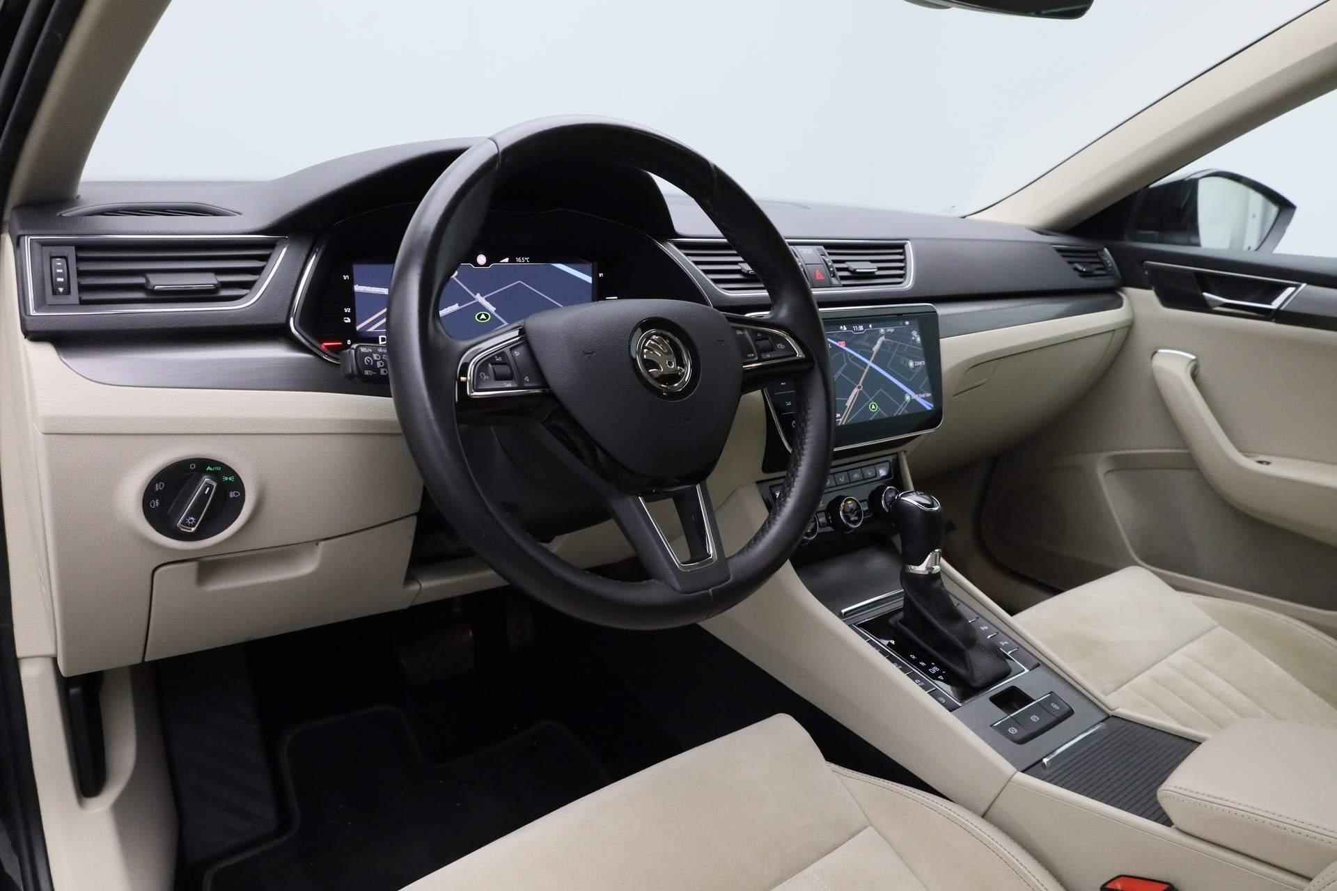 Skoda Superb Combi 1.4 TSI 218PK DSG iV Style | Pano | Elektr. voorstoelen | Keyless | Navi | Adaptief onderstel | Camera | Leder/alcantara | Apple Carplay / Android Auto - 2/45