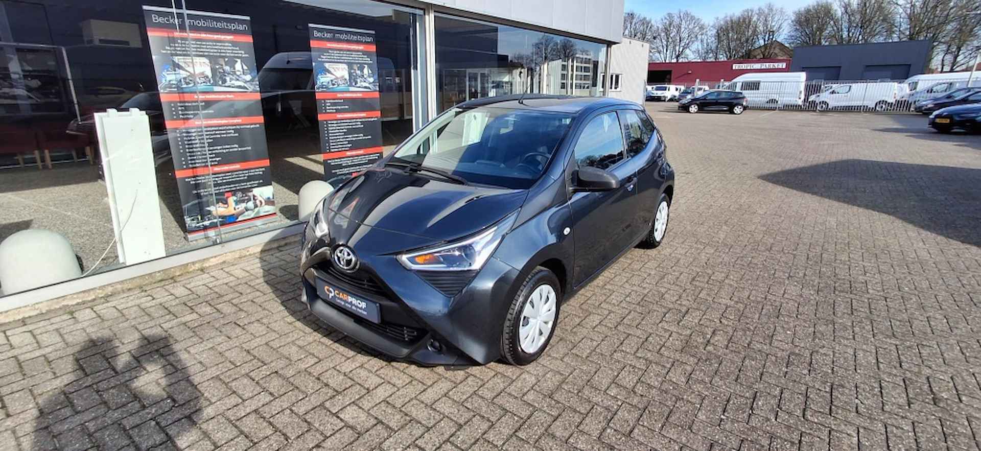 Toyota Aygo 1.0 x-fun NLauto | dealeronderhouden