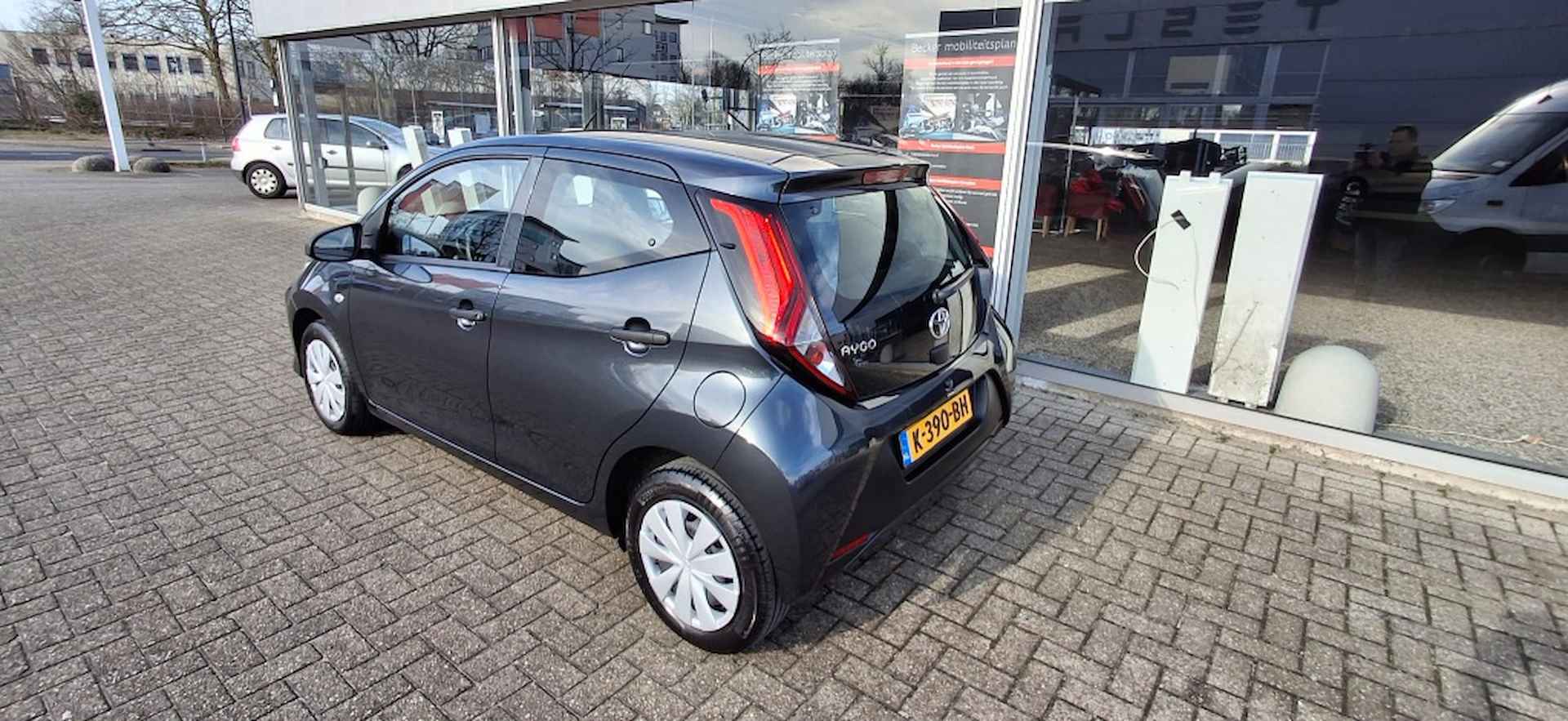 Toyota Aygo 1.0 x-fun NLauto | dealeronderhouden - 5/25