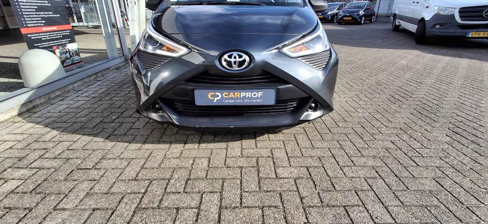 Toyota Aygo 1.0 x-fun NLauto | dealeronderhouden - 9/25