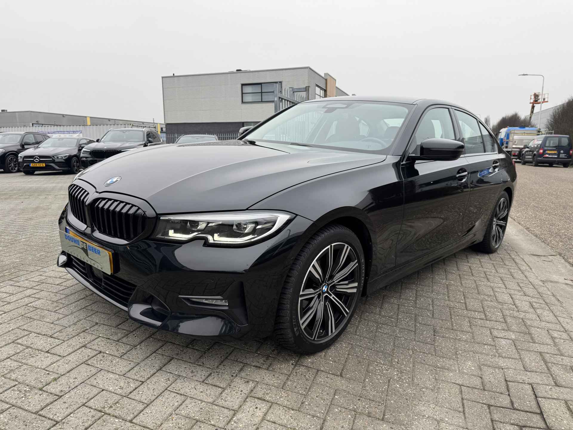 BMW 3-serie Sport Line 320i Adapt. Cruise | Keyless | Camera | LED | - 5/28