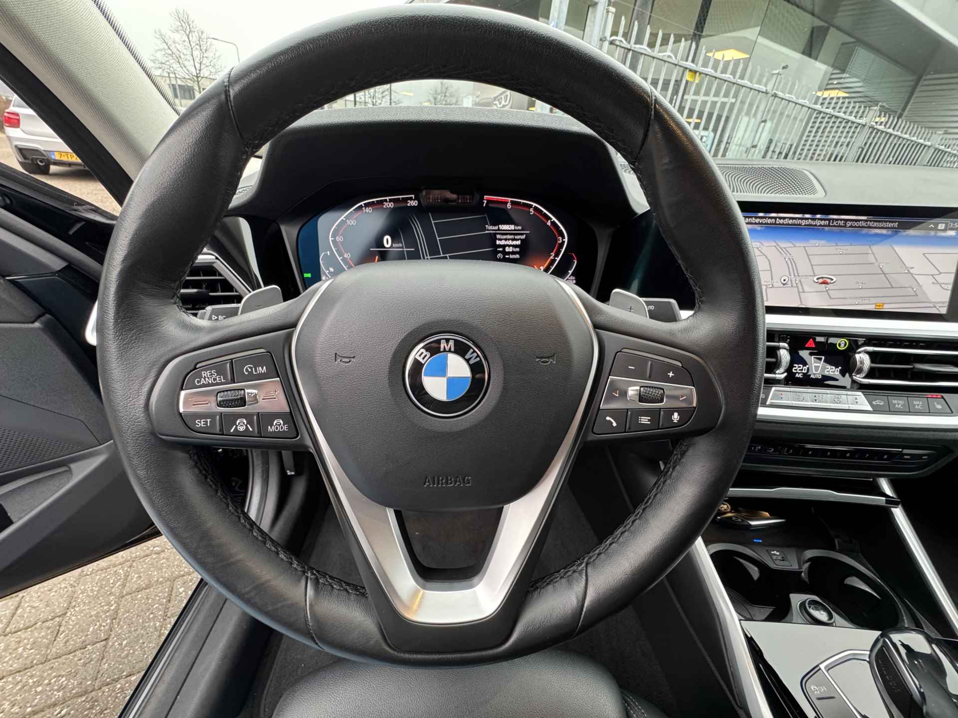 BMW 3-serie Sport Line 320i Adapt. Cruise | Keyless | Camera | LED | - 19/28