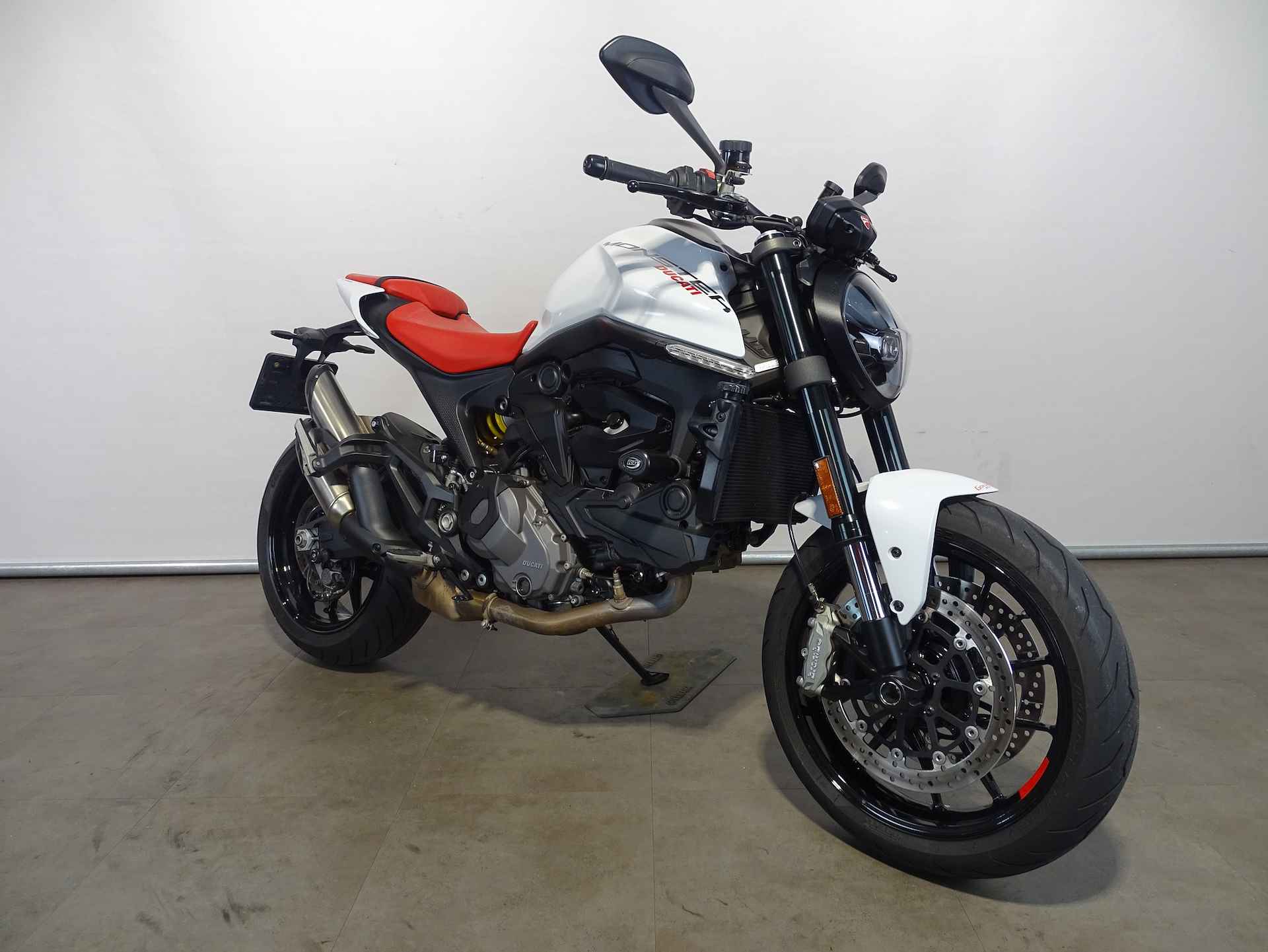 Ducati MONSTER - 9/10