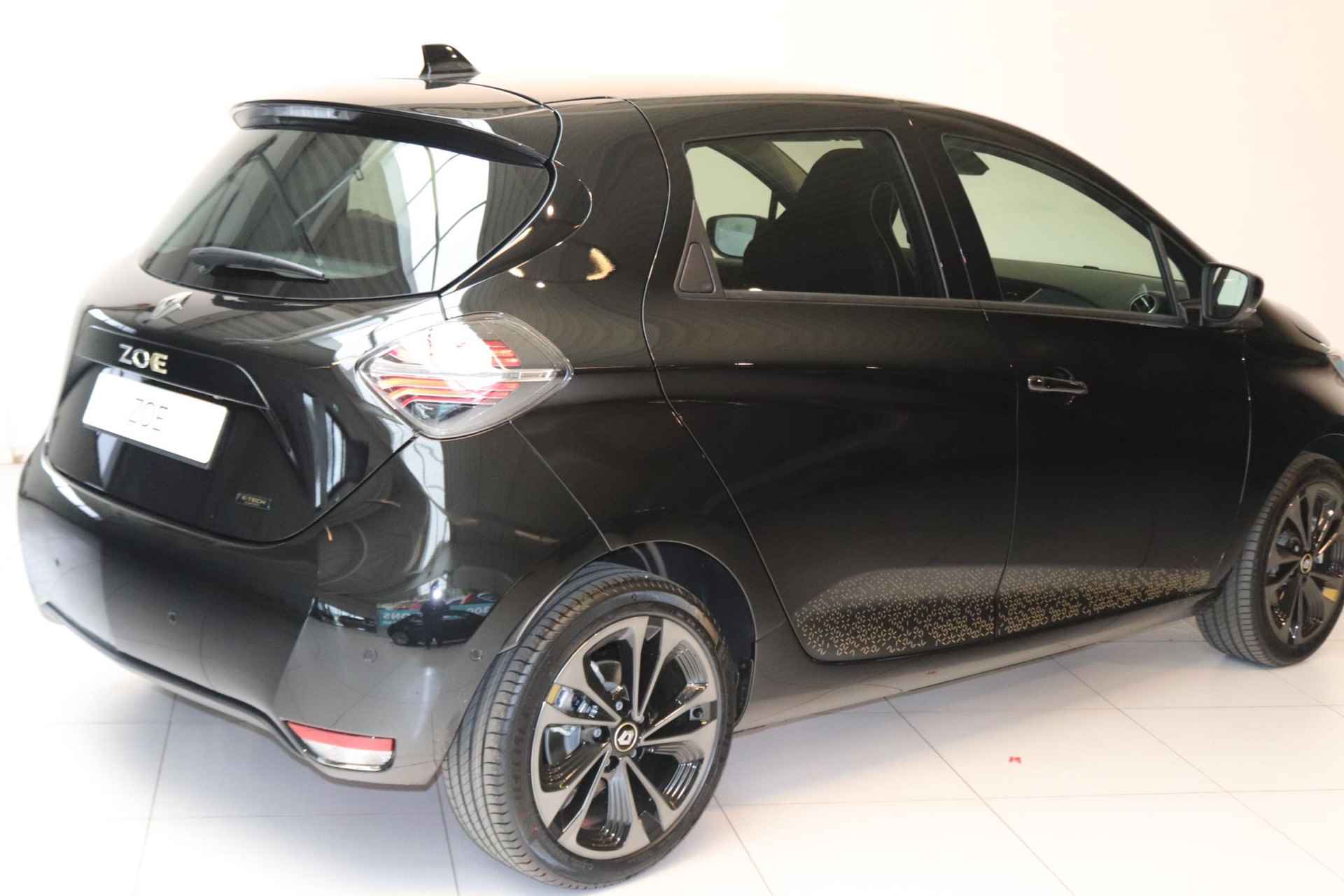 Renault ZOE R135 Iconic 52 kWh (Koopaccu) extra korting en overheidssubsidie 2.950 euro - 3/21