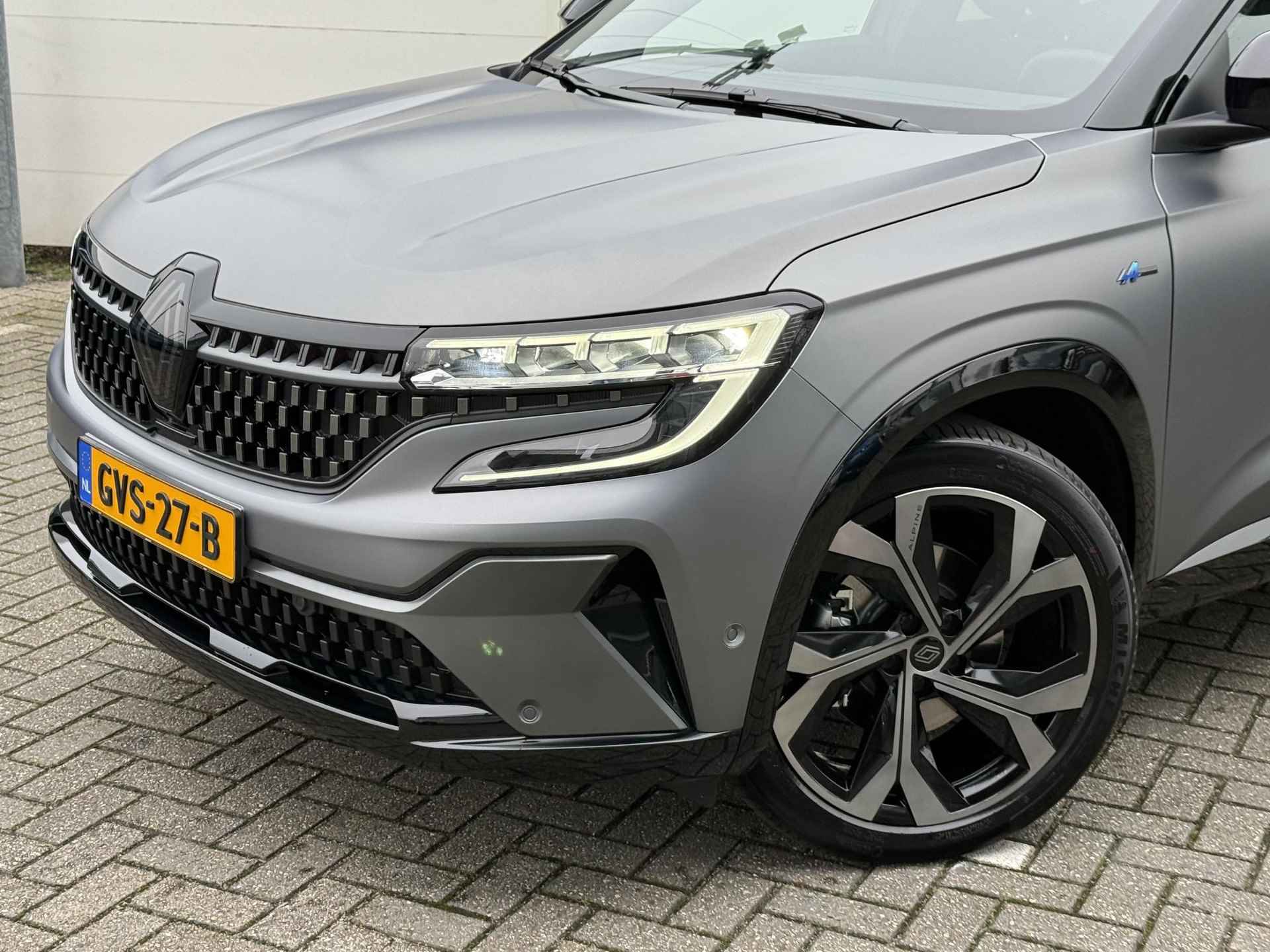 Renault Austral 1.2 E-Tech Hybrid 200 Iconic Esprit Alpine | Trekhaak | Panoramadak | Harman & Kardon | Matrix LED Koplampen (Beschikbaar per 3/2025) - 4/36