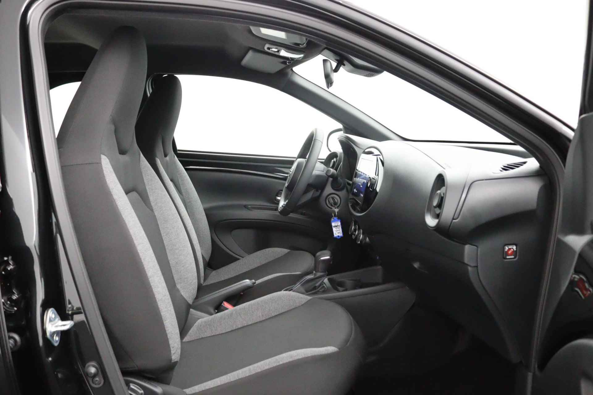Toyota Aygo X 1.0 VVT-i MT play Automaat | Apple Carplay | Android Auto | Achteruitrijcamera | 10 Jaar Garantie | - 10/40