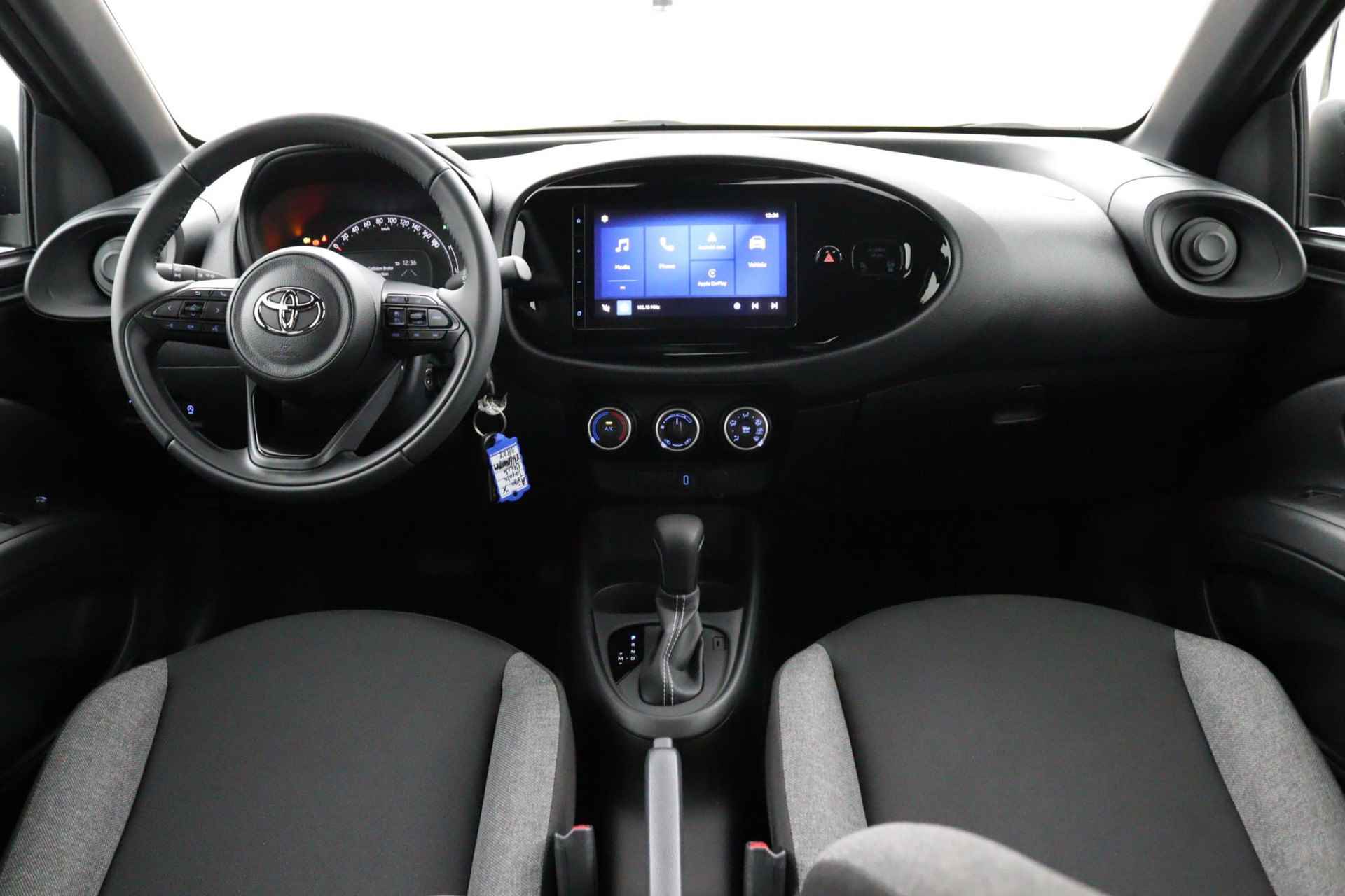 Toyota Aygo X 1.0 VVT-i MT play Automaat | Apple Carplay | Android Auto | Achteruitrijcamera | 10 Jaar Garantie | - 11/40