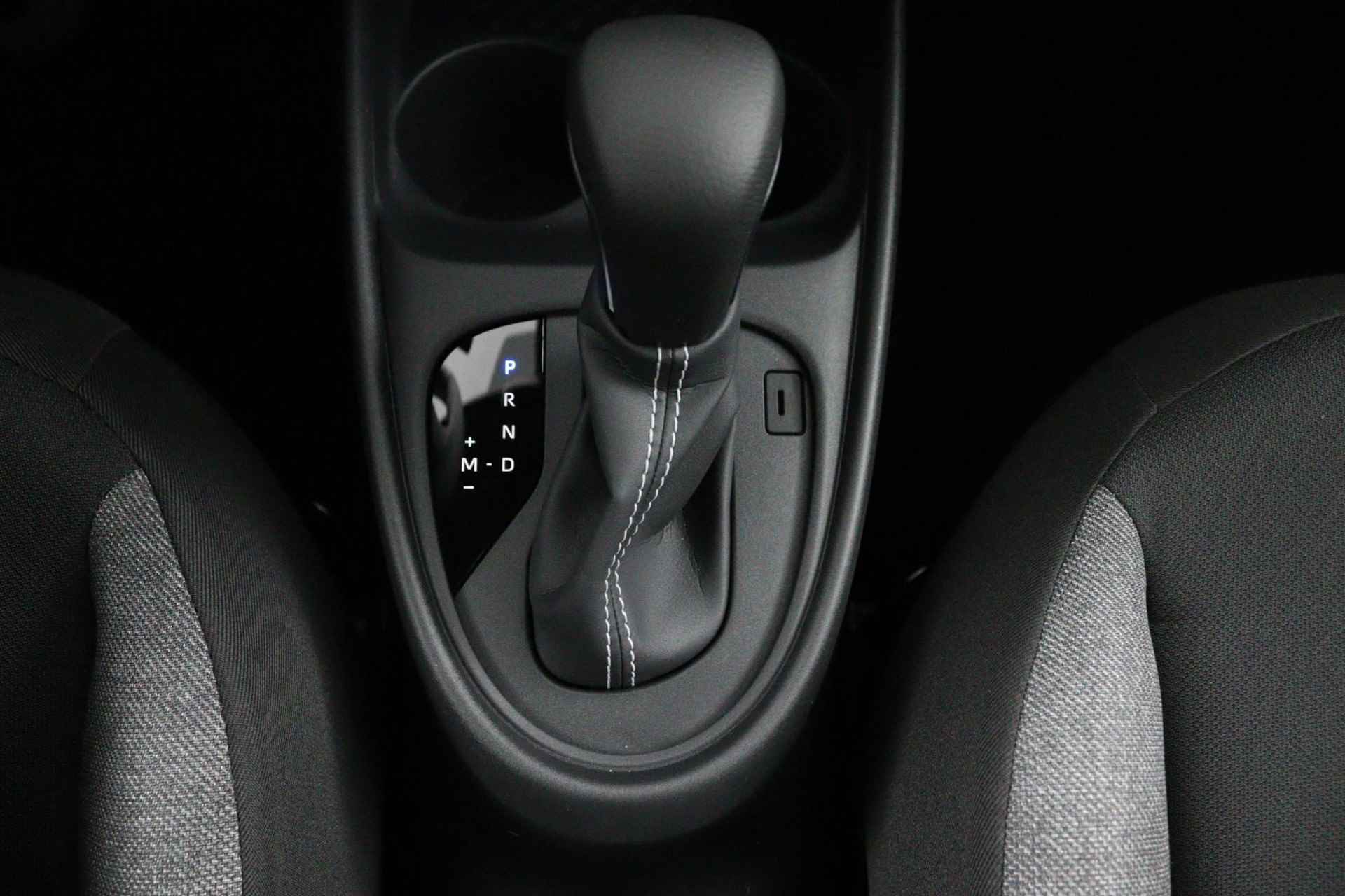 Toyota Aygo X 1.0 VVT-i MT play Automaat | Apple Carplay | Android Auto | Achteruitrijcamera | 10 Jaar Garantie | - 18/40