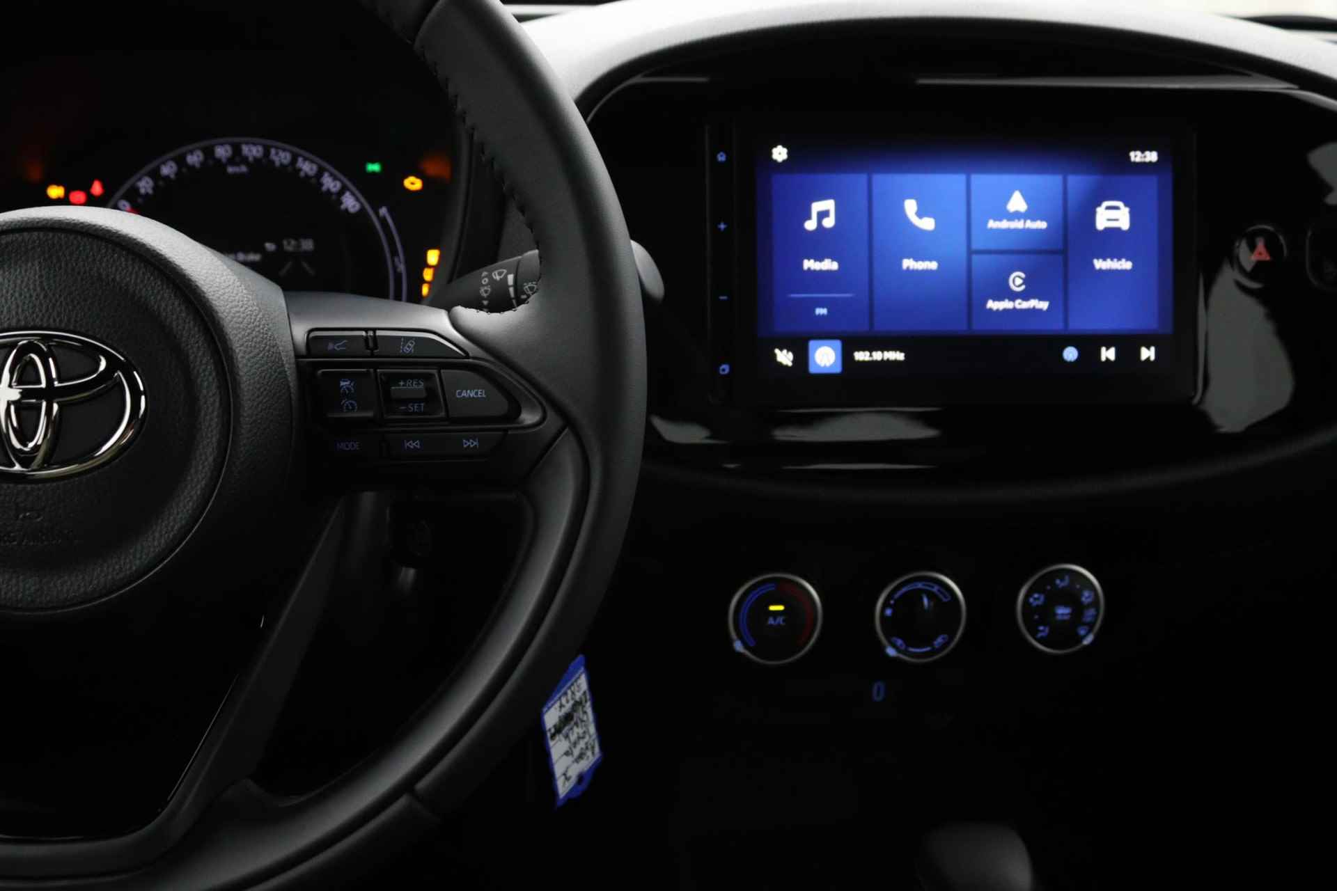 Toyota Aygo X 1.0 VVT-i MT play Automaat | Apple Carplay | Android Auto | Achteruitrijcamera | 10 Jaar Garantie | - 22/40