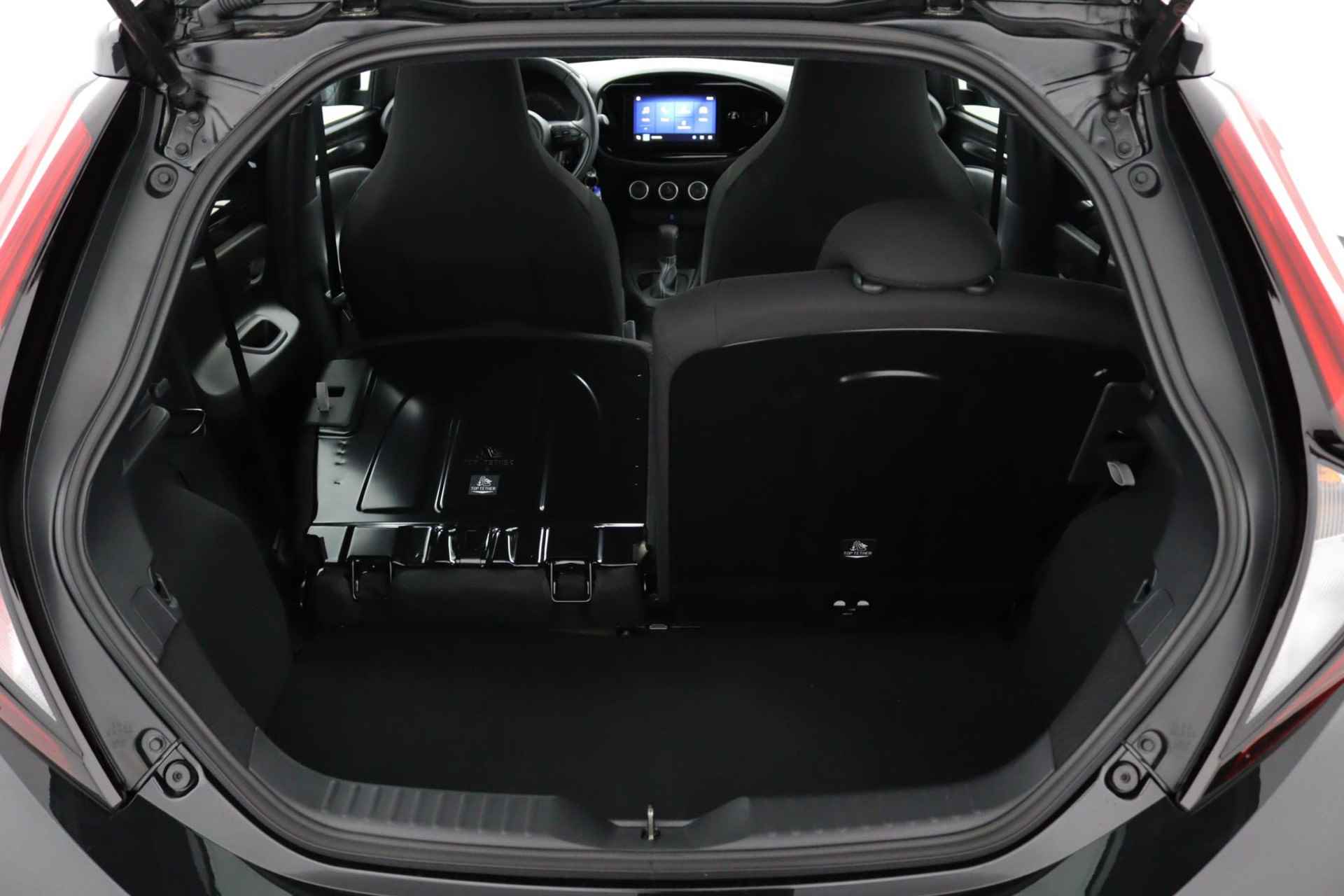 Toyota Aygo X 1.0 VVT-i MT play Automaat | Apple Carplay | Android Auto | Achteruitrijcamera | 10 Jaar Garantie | - 24/40