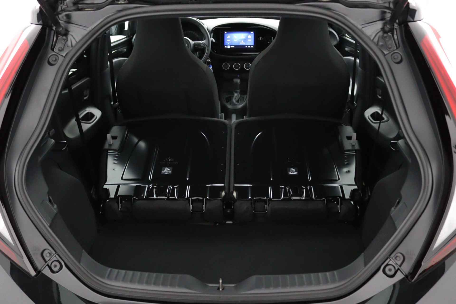 Toyota Aygo X 1.0 VVT-i MT play Automaat | Apple Carplay | Android Auto | Achteruitrijcamera | 10 Jaar Garantie | - 25/40