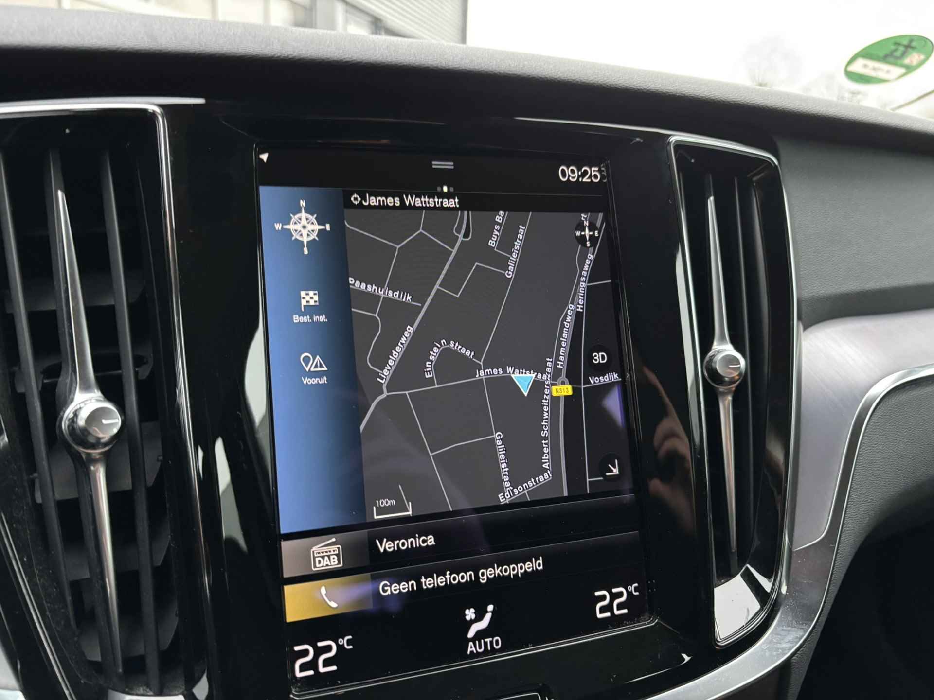 Volvo V60 2.0 B3 Momentum / NL Auto / Wegklapbare Trekhaak / Android Auto/ Apple Carplay / - 27/35