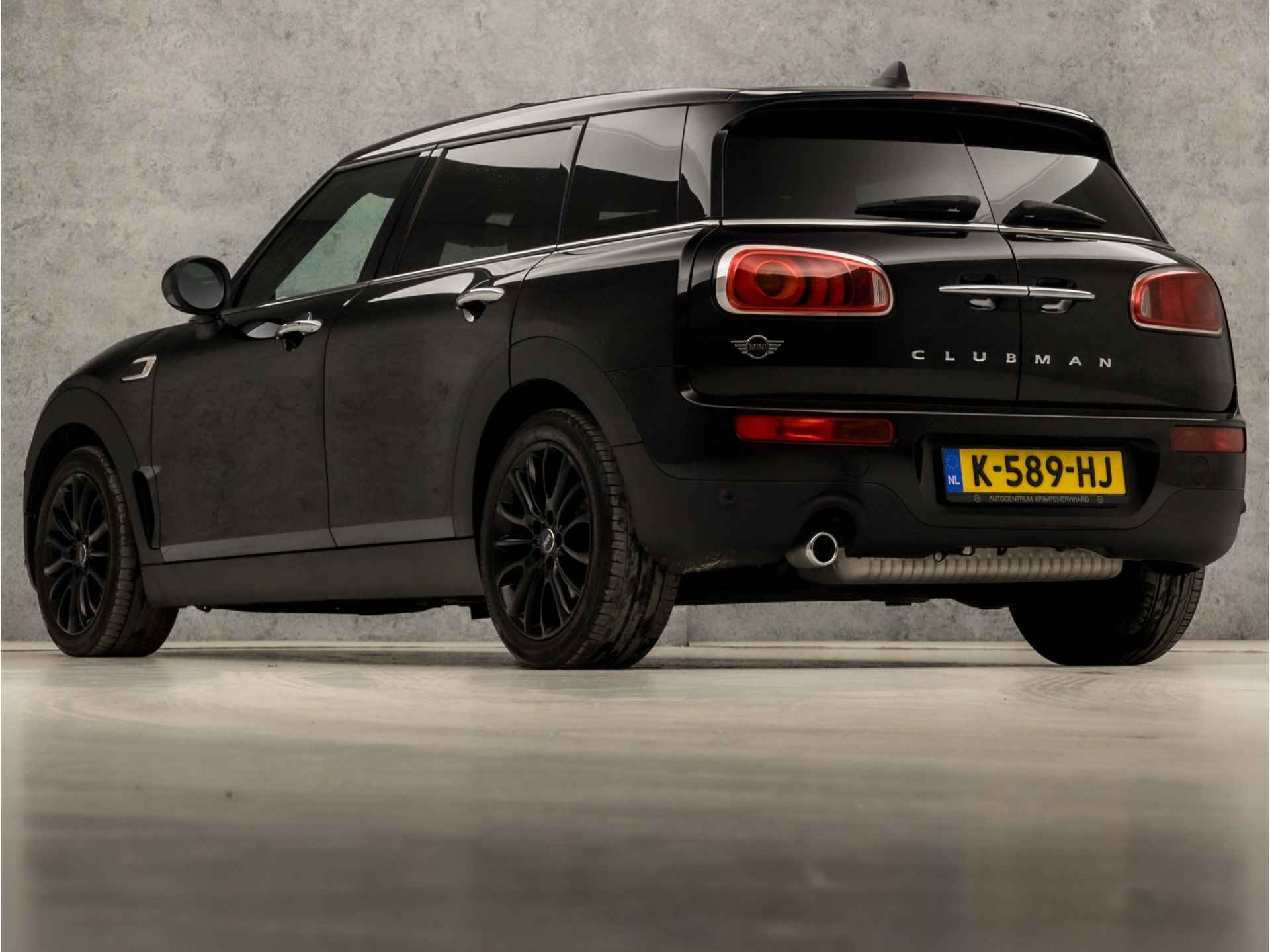 MINI Clubman 1.5 One Chili Black Sport Automaat (PANORAMADAK, GROOT NAVI, LEDER, STOELVERWARMING, SPORTSTOELEN, HARMAN/KARDON, LED KOPLAMPEN, KEYLESS, GETINT GLAS, NIEUWE APK, NIEUWSTAAT) - 3/39