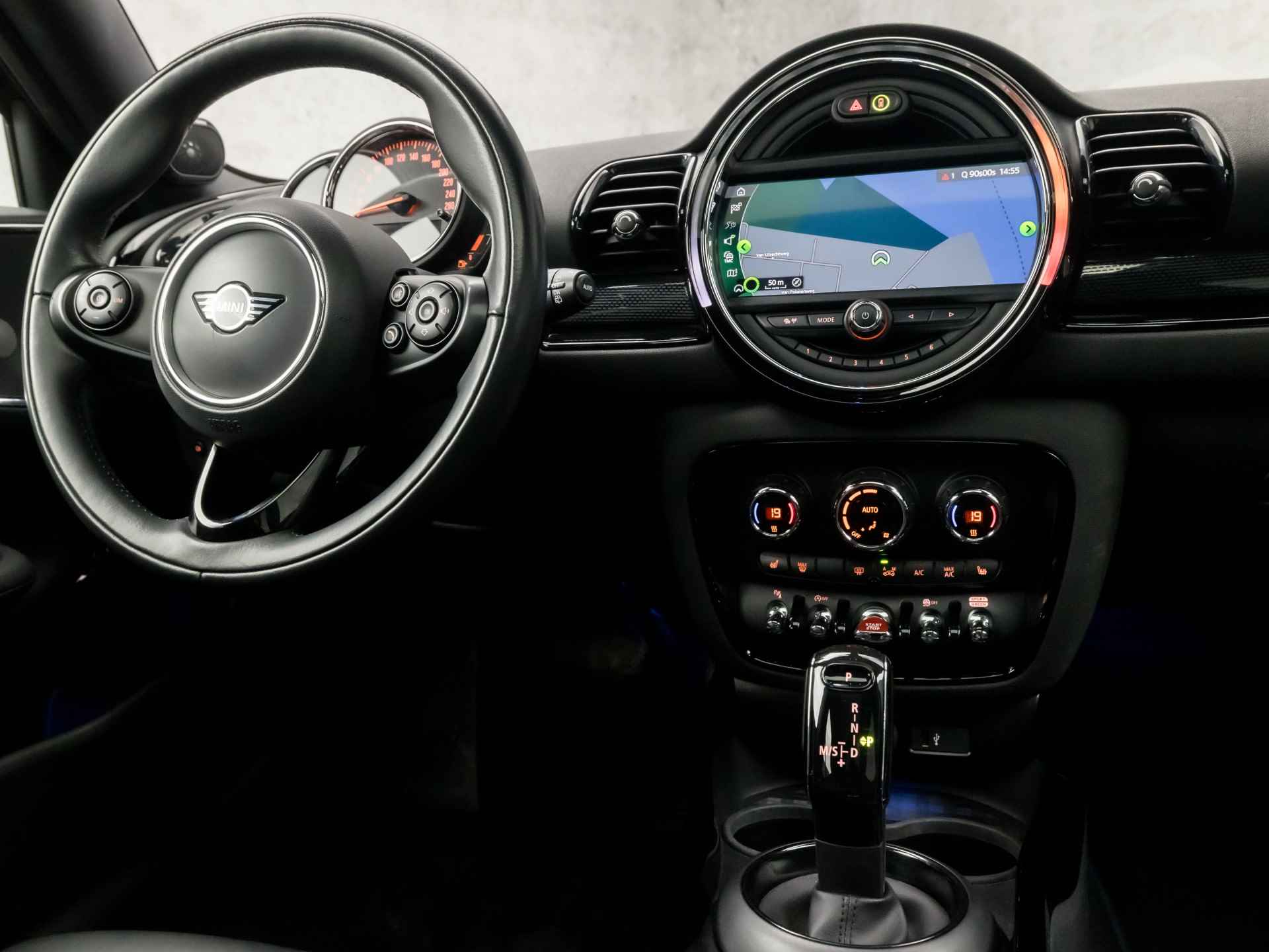 MINI Clubman 1.5 One Chili Black Sport Automaat (PANORAMADAK, GROOT NAVI, LEDER, STOELVERWARMING, SPORTSTOELEN, HARMAN/KARDON, LED KOPLAMPEN, KEYLESS, GETINT GLAS, NIEUWE APK, NIEUWSTAAT) - 7/39