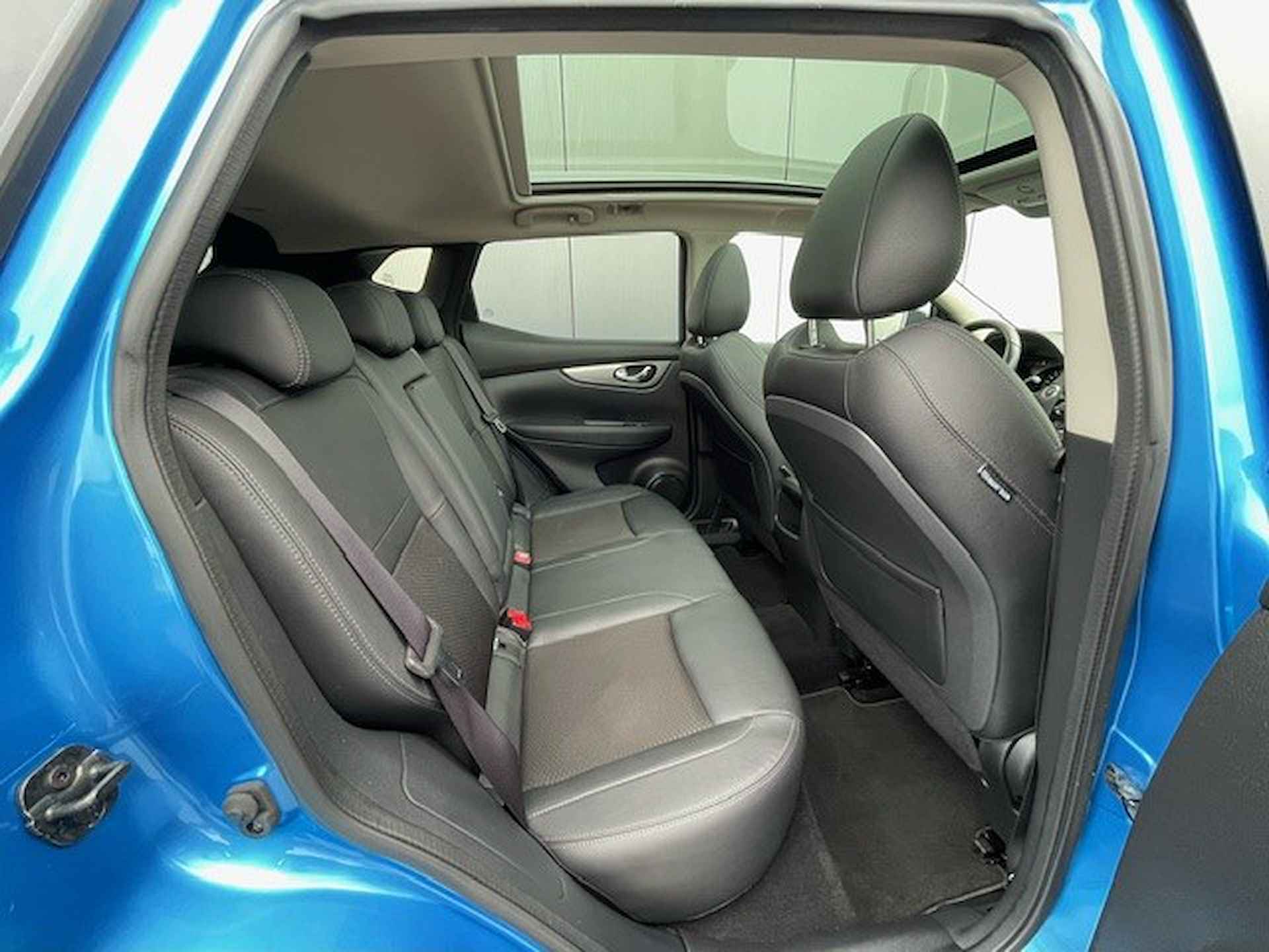 Nissan QASHQAI 1.3 DIG-T Tekna Navigatie, Panoramadak, Half Leder, 360 Camera, 19"Lm, Climate Control, Cruise Control - 20/27