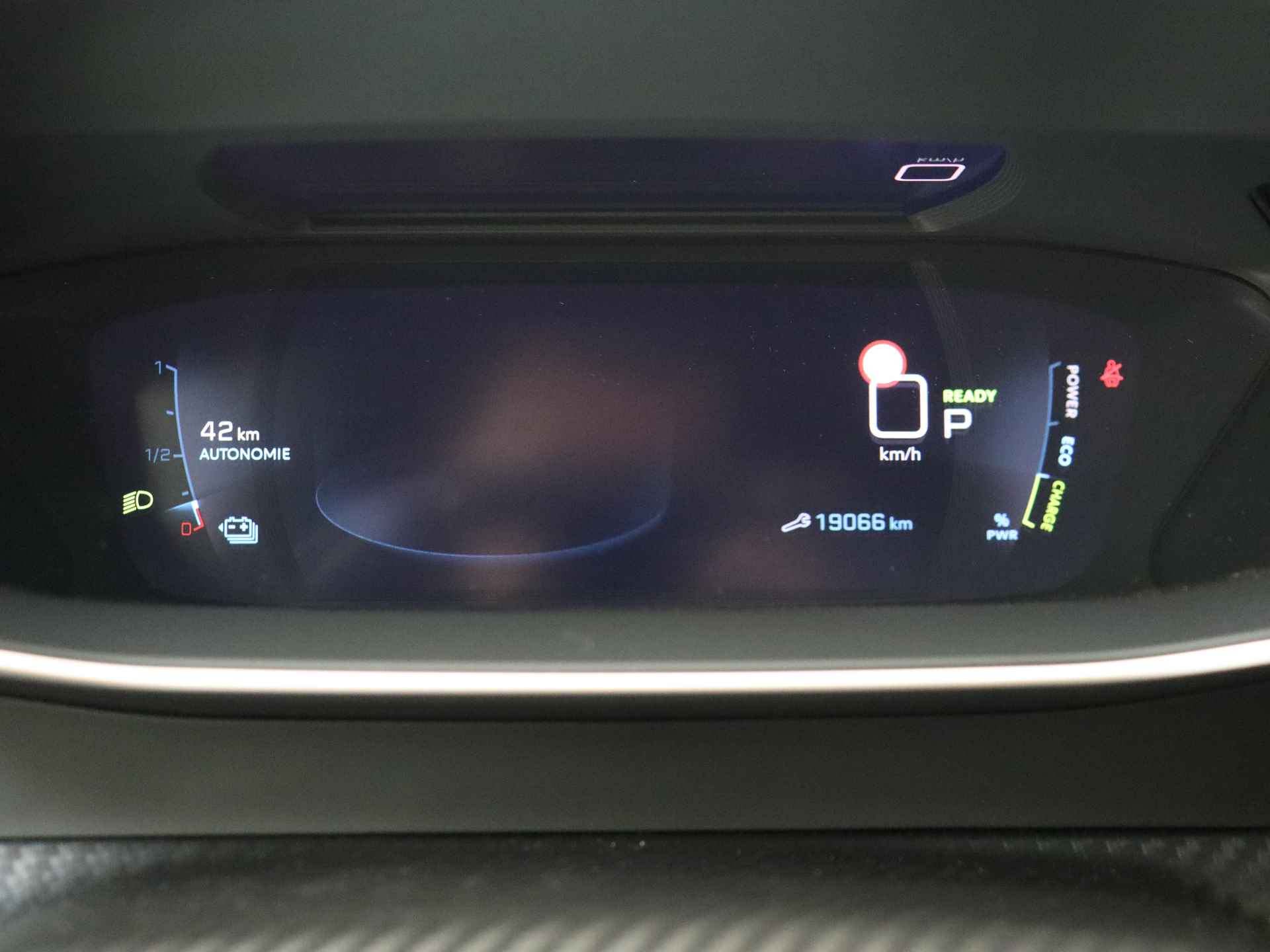 Peugeot e-2008 EV GT Pack 50 kWh | Schuif-kantel dak | Keyless Entry | 18 Inch | Navigatie | - 8/40