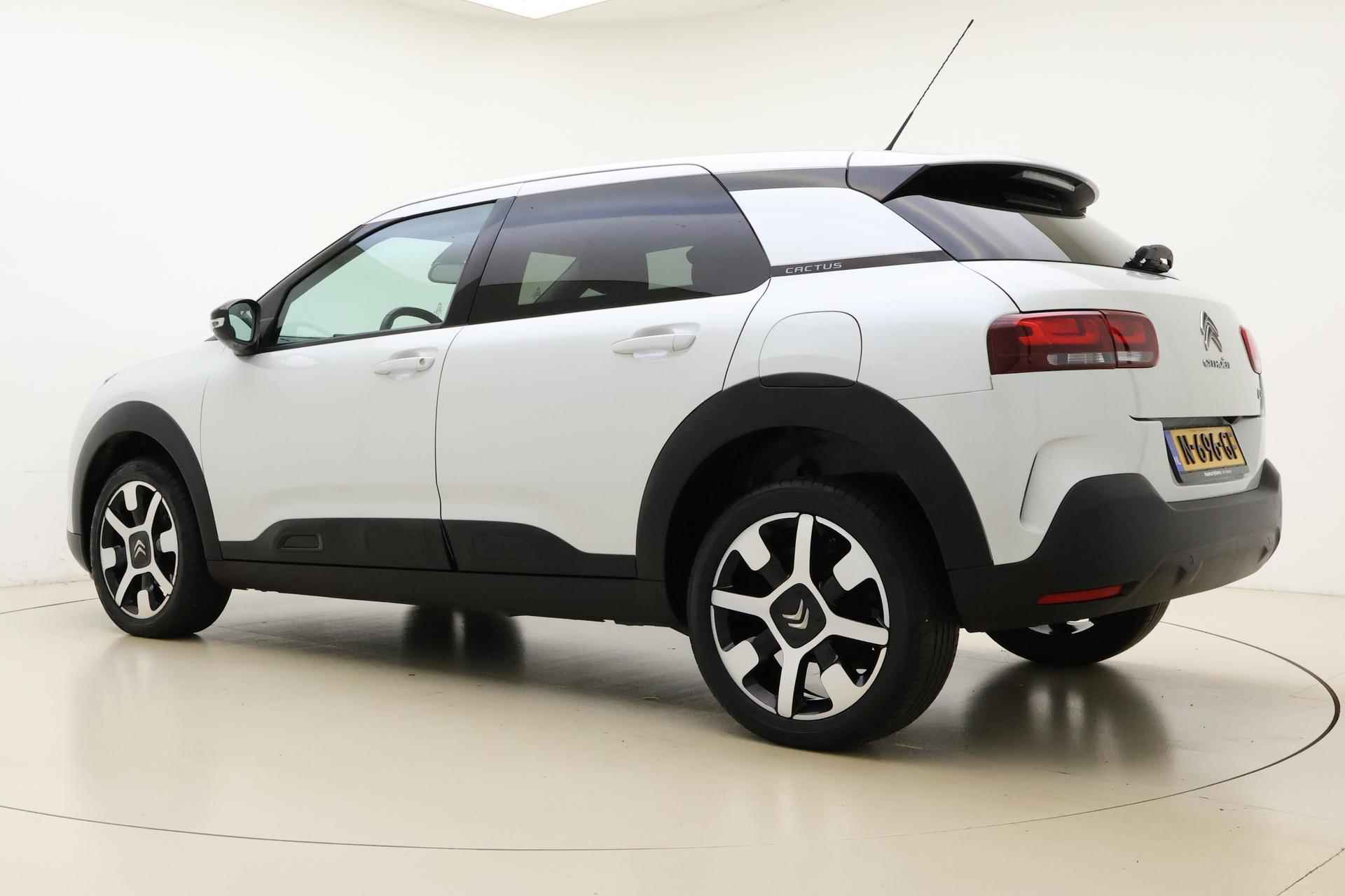 Citroen C4 Cactus 1.2 PureTech Shine Plus | 110PK | Keyless Entree | Navigatie| Parkeer Camera  | Parkeer Sensoren Voor & Achter | Climate Control | Cruise Control | Arm Steun | - 13/30