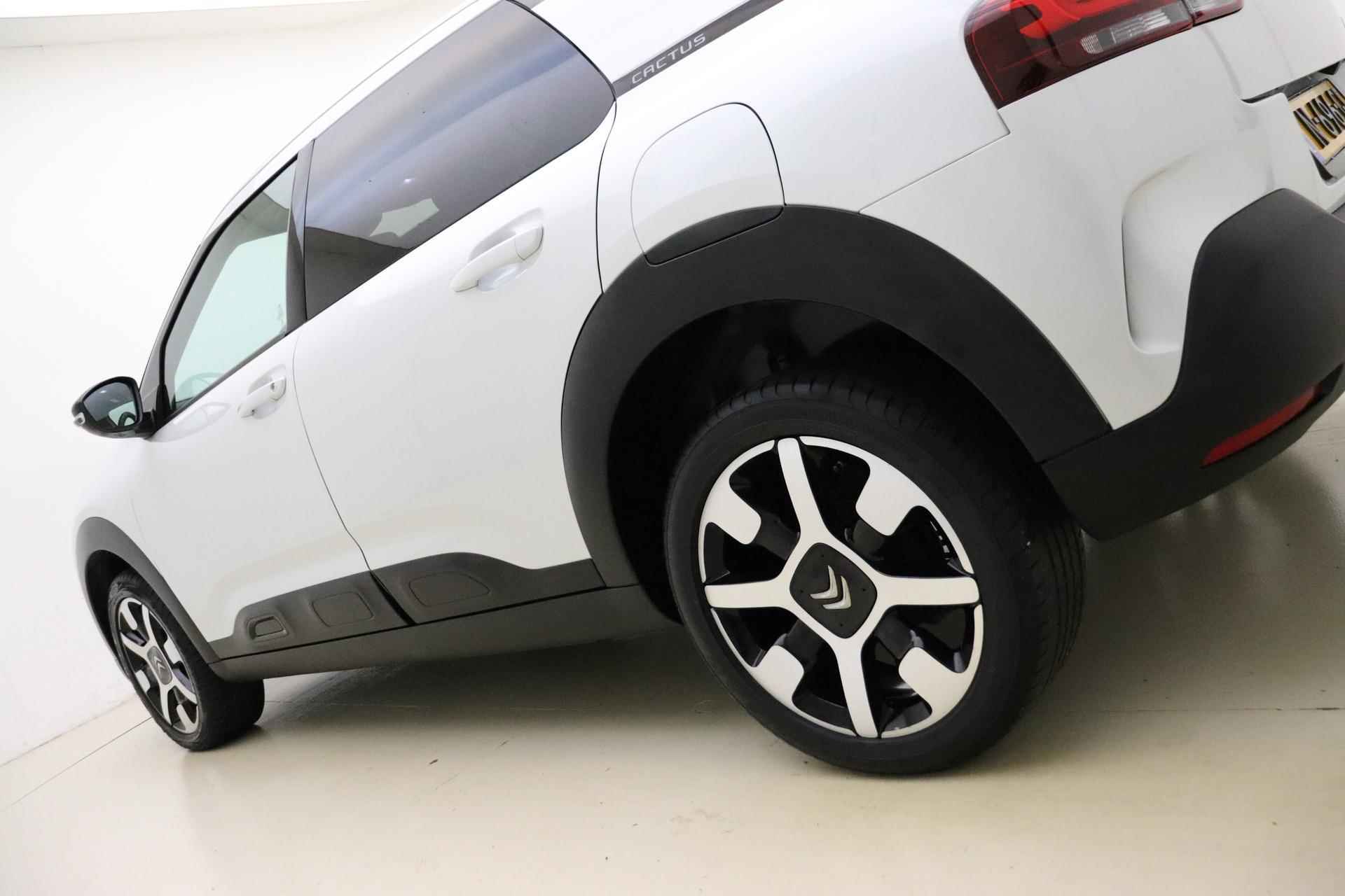 Citroen C4 Cactus 1.2 PureTech Shine Plus | 110PK | Keyless Entree | Navigatie| Parkeer Camera  | Parkeer Sensoren Voor & Achter | Climate Control | Cruise Control | Arm Steun | - 18/30