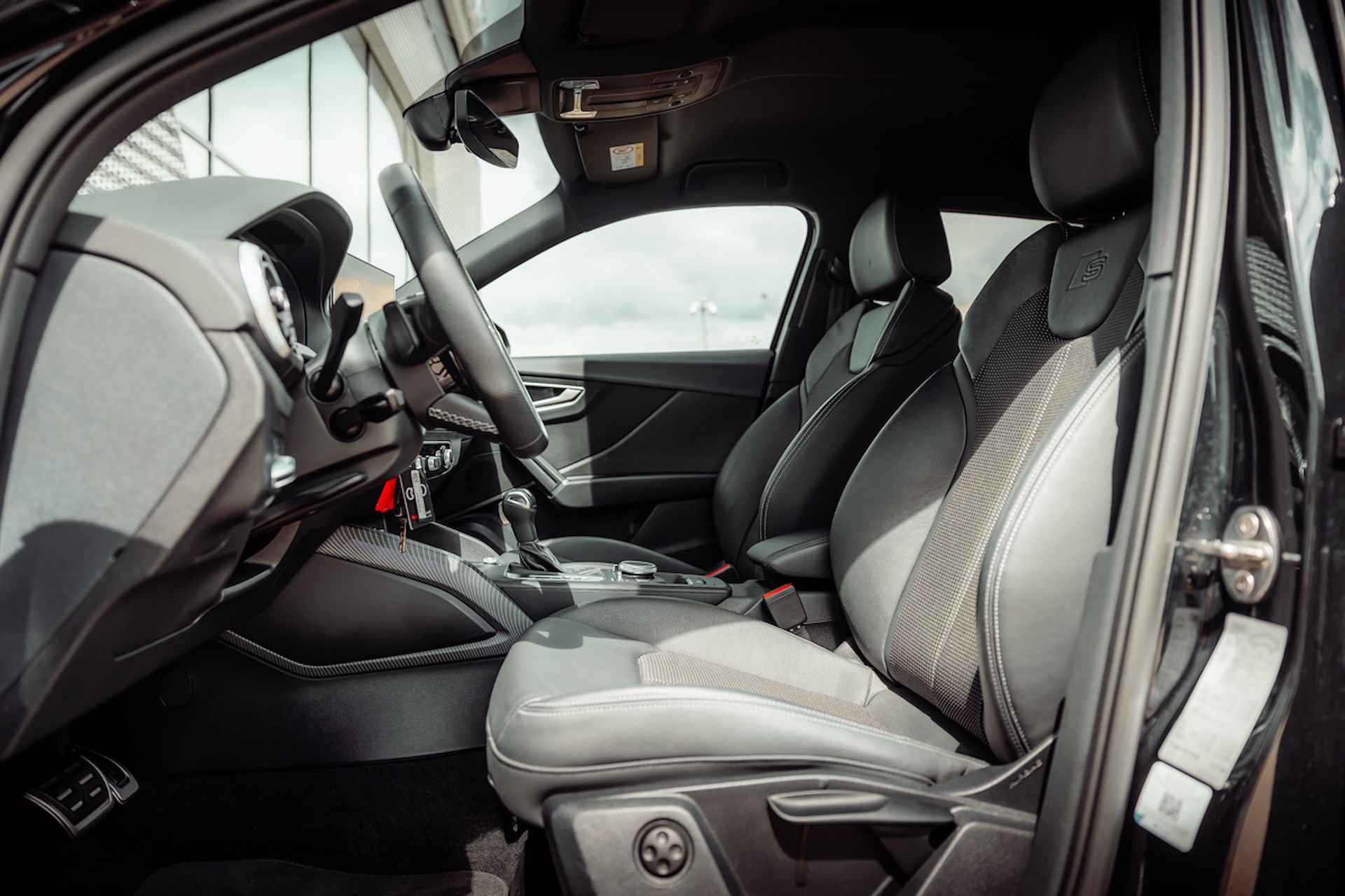 Audi Q2 35 TFSI 150pk s-tronic S Edition | SONOS | Optiek zwart | Elektr kofferdeksel | 18" LM velgen | Matrix - 17/34