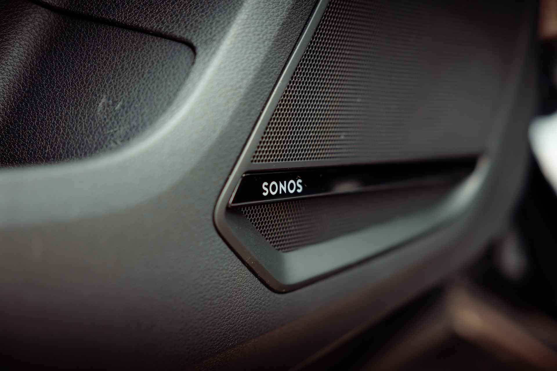 Audi Q2 35 TFSI 150pk s-tronic S Edition | SONOS | Optiek zwart | Elektr kofferdeksel | 18" LM velgen | Matrix - 22/34