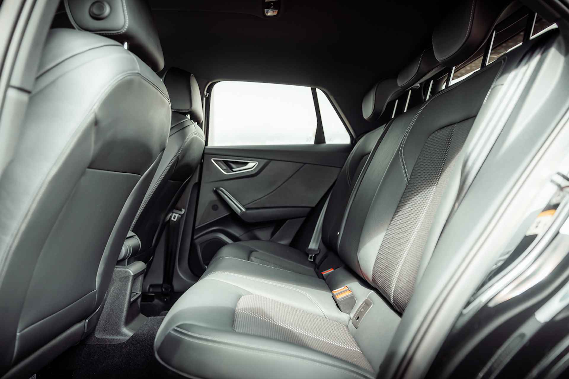 Audi Q2 35 TFSI 150pk s-tronic S Edition | SONOS | Optiek zwart | Elektr kofferdeksel | 18" LM velgen | Matrix - 24/34