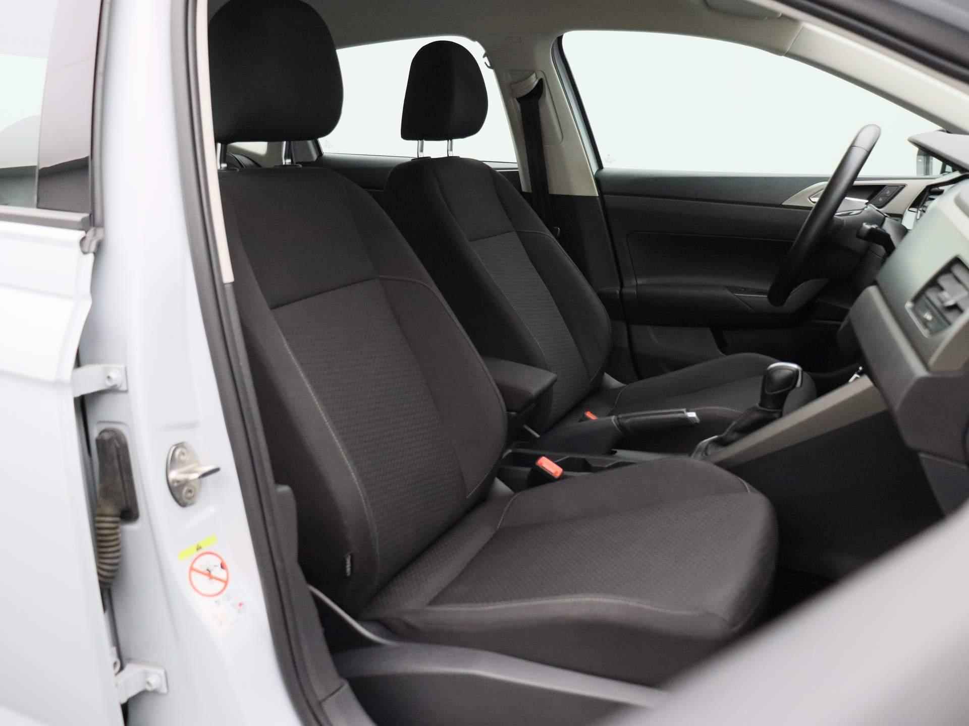 Volkswagen Polo 1.0 TSI Comfortline | AUTOMAAT | NAVIGATIE | VRITUAL COCKPIT | PARKEERSENSOREN V+A | AIRCO | ADAPTIVE CRUISE CONTROL | APPLE CARPLAY / ANDROID AUTO | - 29/36