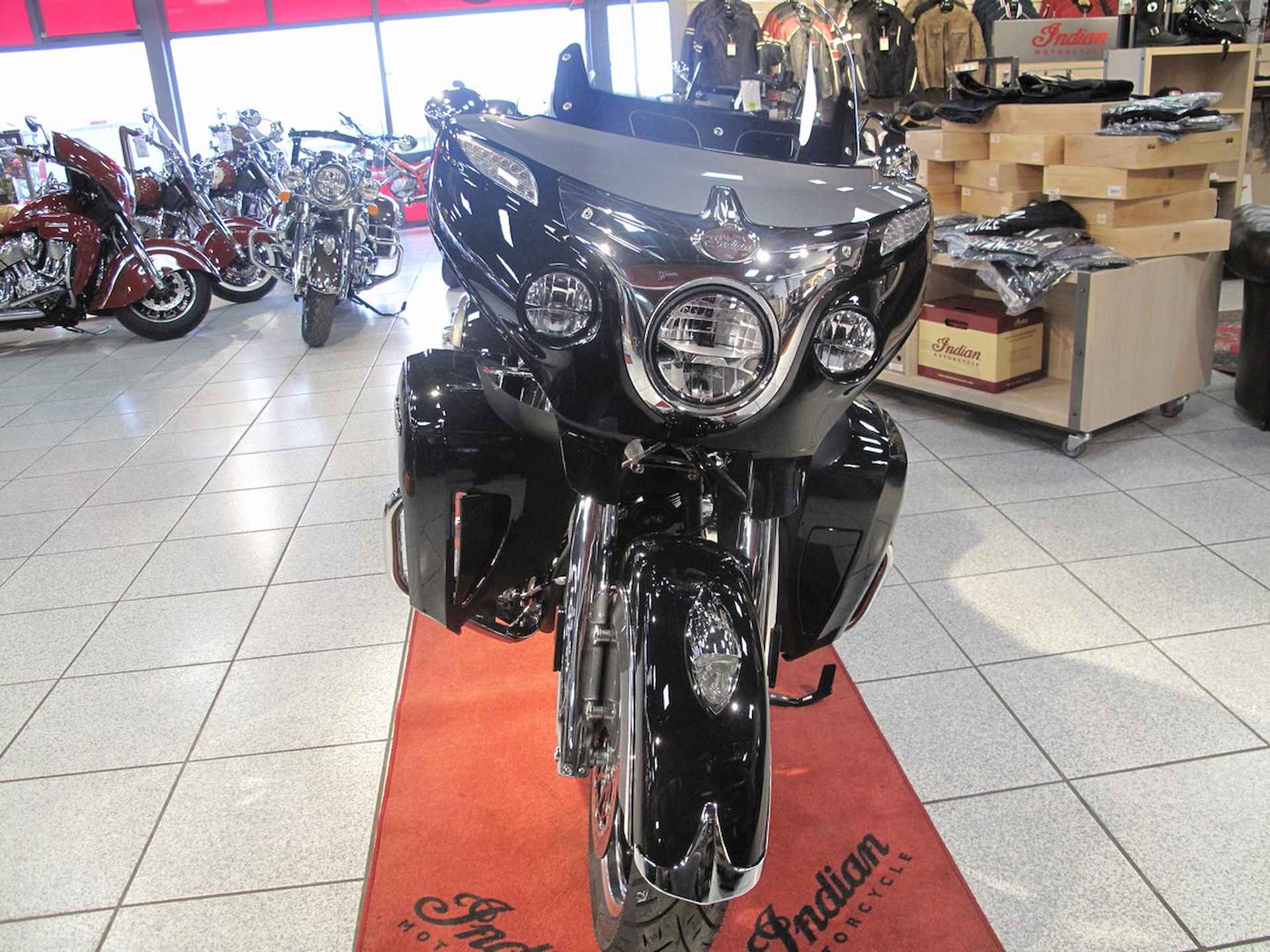 Indian Roadmaster Official Indian Motorcycle Dealer - 4/13