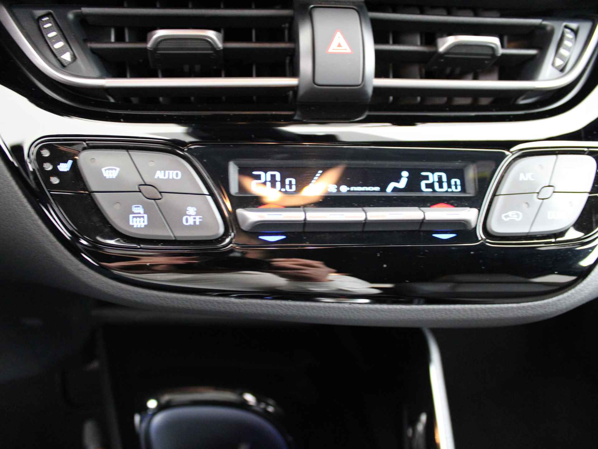Toyota C-HR 2.0 Hybrid Executive | LED | Navigatie | Adap. Cruise control | Parkeersensoren | Apple Carplay & Android Auto | 184PK! - 11/44
