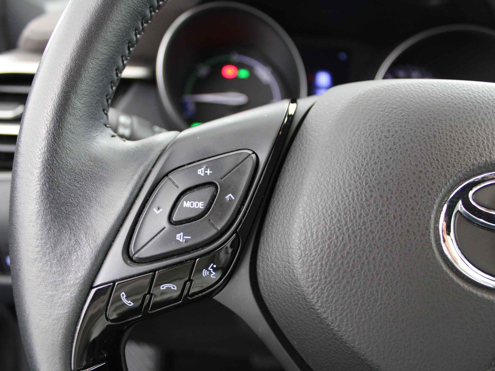 Toyota C-HR 2.0 Hybrid Executive | LED | Navigatie | Adap. Cruise control | Parkeersensoren | Apple Carplay & Android Auto | 184PK! - 21/44