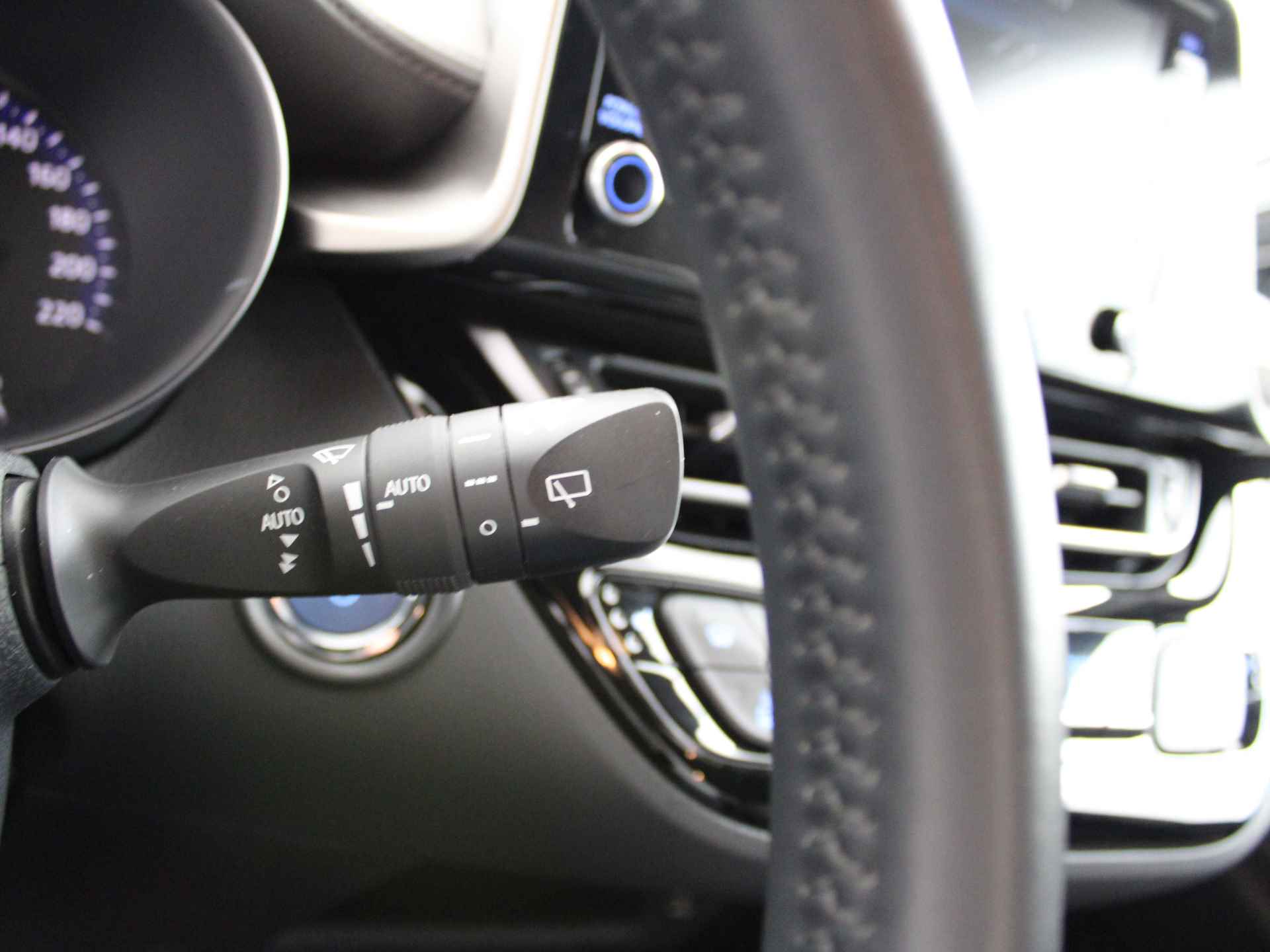 Toyota C-HR 2.0 Hybrid Executive | LED | Navigatie | Adap. Cruise control | Parkeersensoren | Apple Carplay & Android Auto | 184PK! - 24/44
