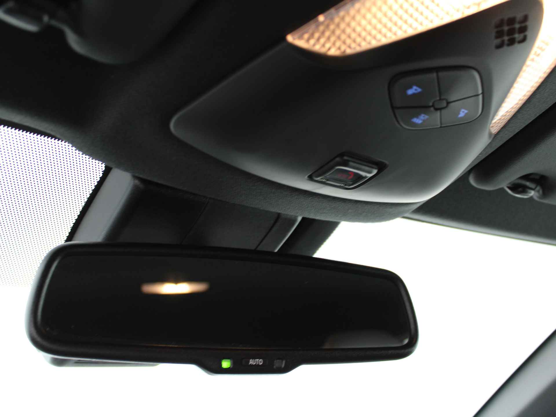 Toyota C-HR 2.0 Hybrid Executive | LED | Navigatie | Adap. Cruise control | Parkeersensoren | Apple Carplay & Android Auto | 184PK! - 30/44