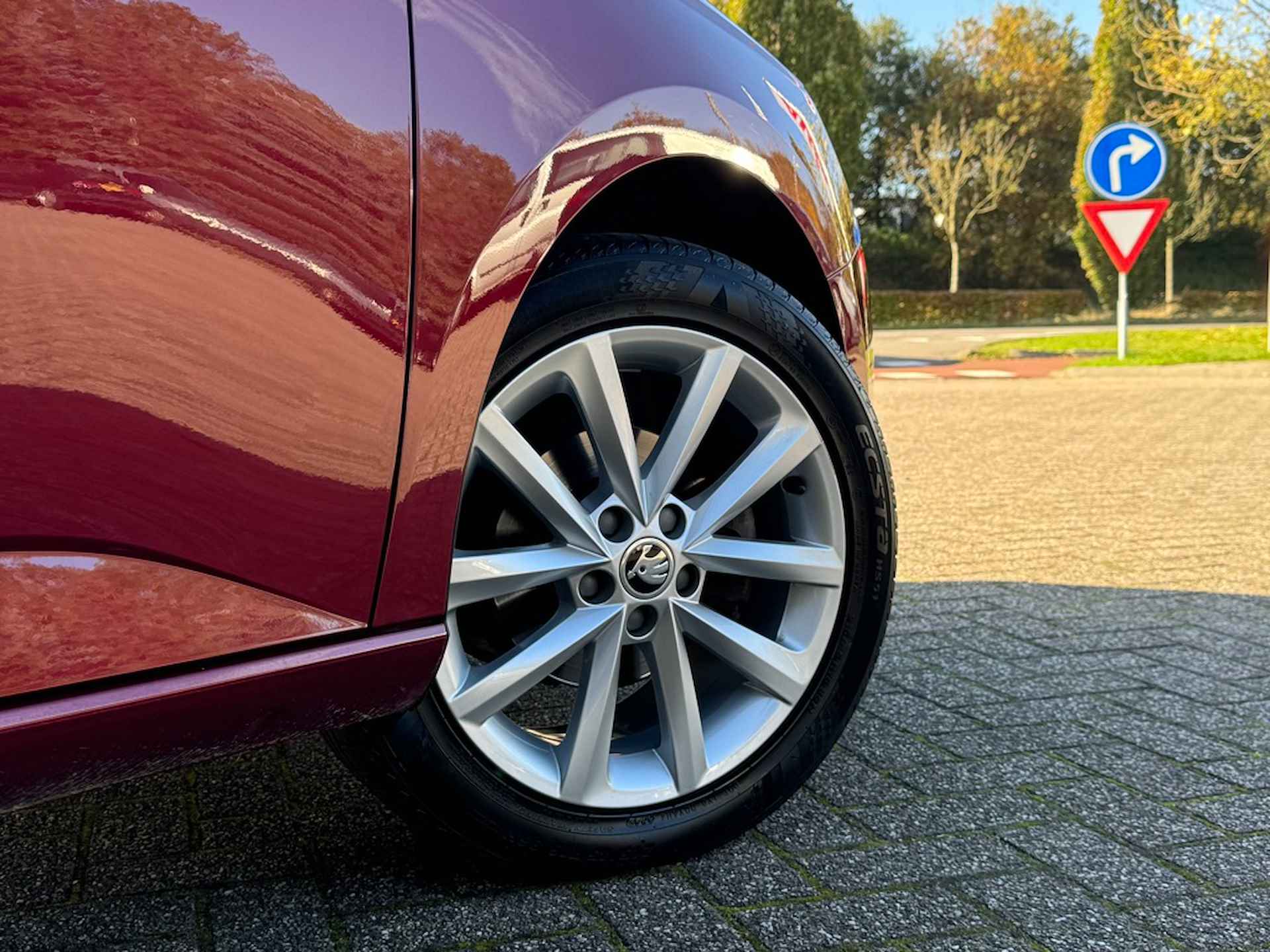 Škoda Fabia 1.0 TSI Style | ACHTERUITRIJCAMERA | NAVI | APPLE CARPLAY | KEYLESS ENTRY/START | - 3/30