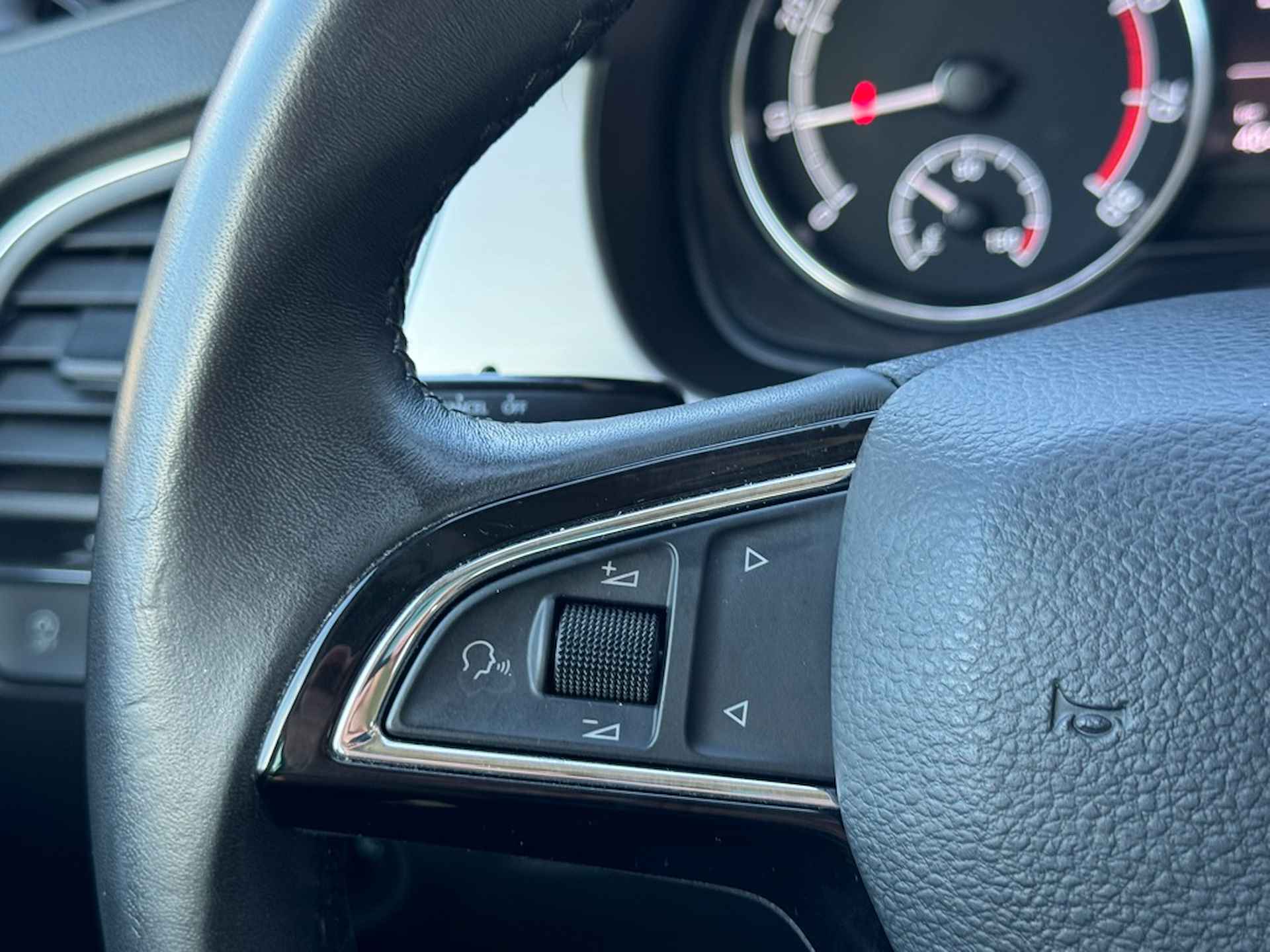 Škoda Fabia 1.0 TSI Style | ACHTERUITRIJCAMERA | NAVI | APPLE CARPLAY | KEYLESS ENTRY/START | - 19/30