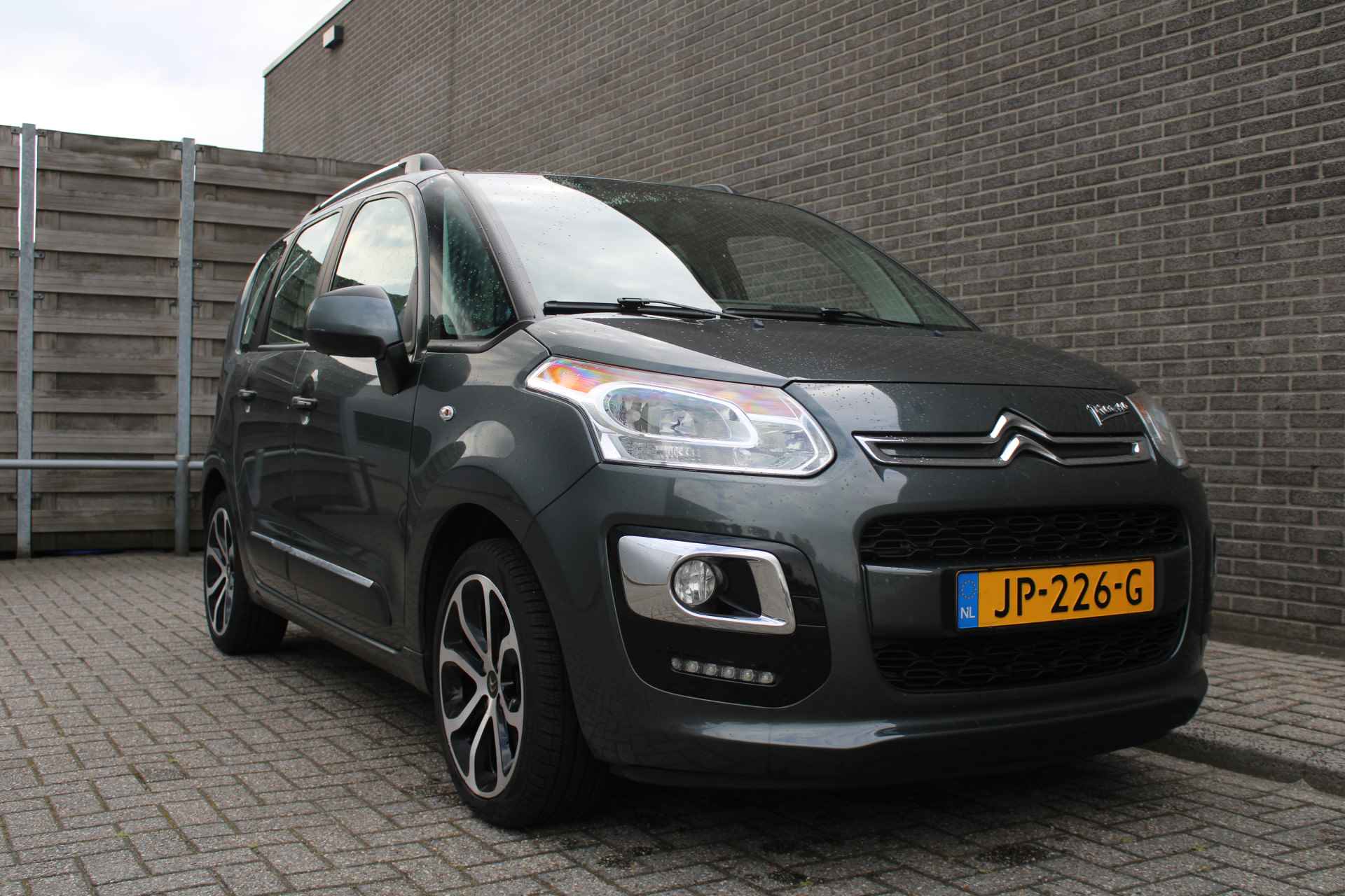 Citroën C3 Picasso 1.2 PureTech Exclusive Airco, Cruise control, Trekhaak, LM velgen, Radio/CD, Parkeersensoren achter, - 24/28