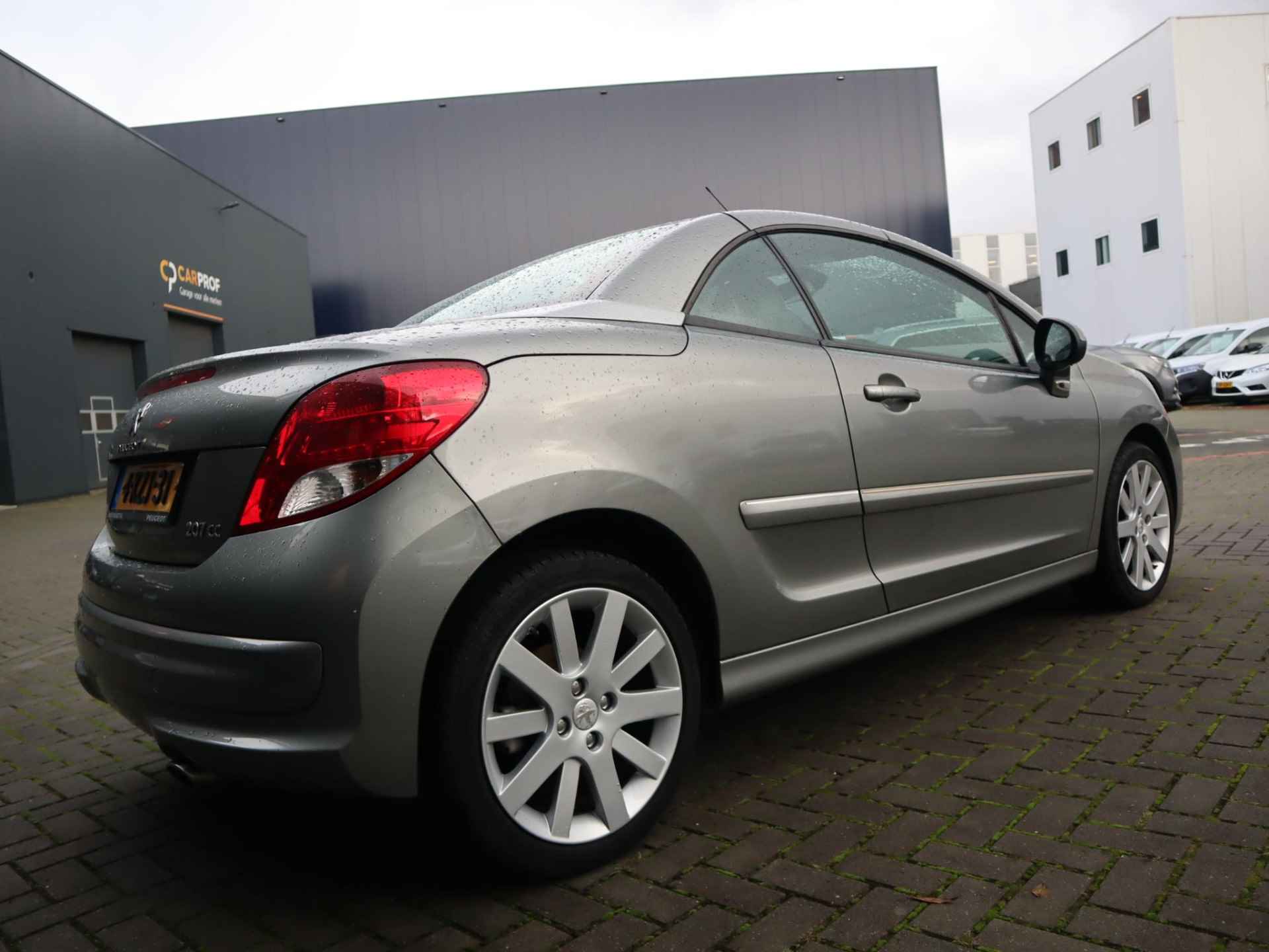 Peugeot 207 CC 1.6 VTi Griffe | Cabrio | Climate control | Elektrische ramen | Lichtmetalen velgen | Lederen bekleding | Cruise control - 12/36